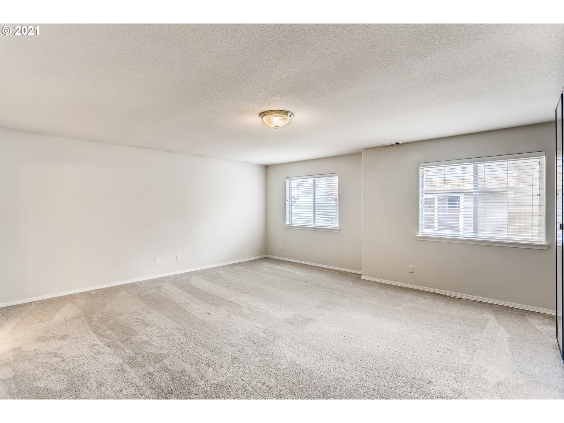 10671 Southwest Washington Street Portland, OR 97225 - Photo 17 of 31 Gallery Image 17
