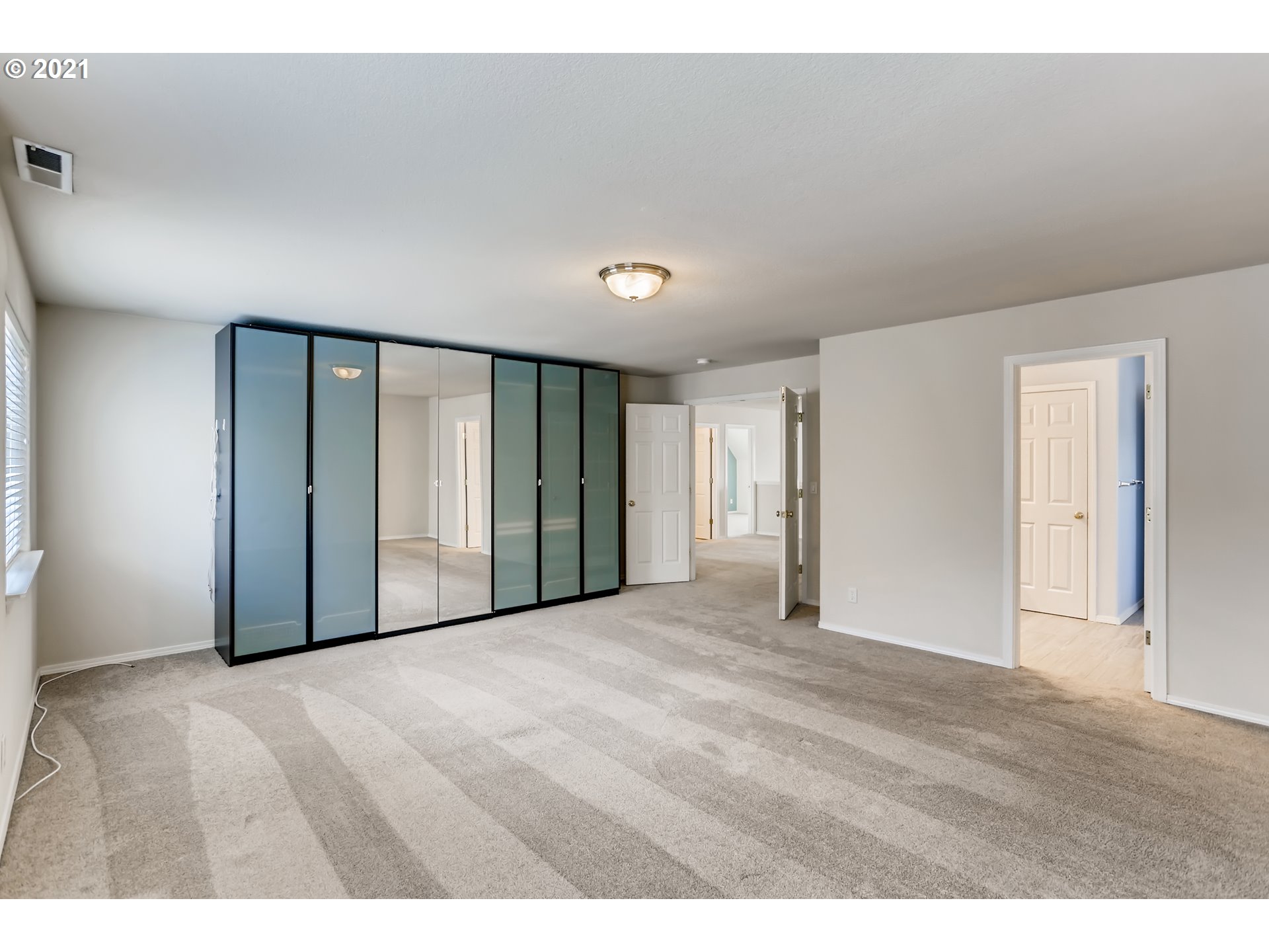 10671 Southwest Washington Street Portland, OR 97225 - Photo 18 of 31 Gallery Image 18