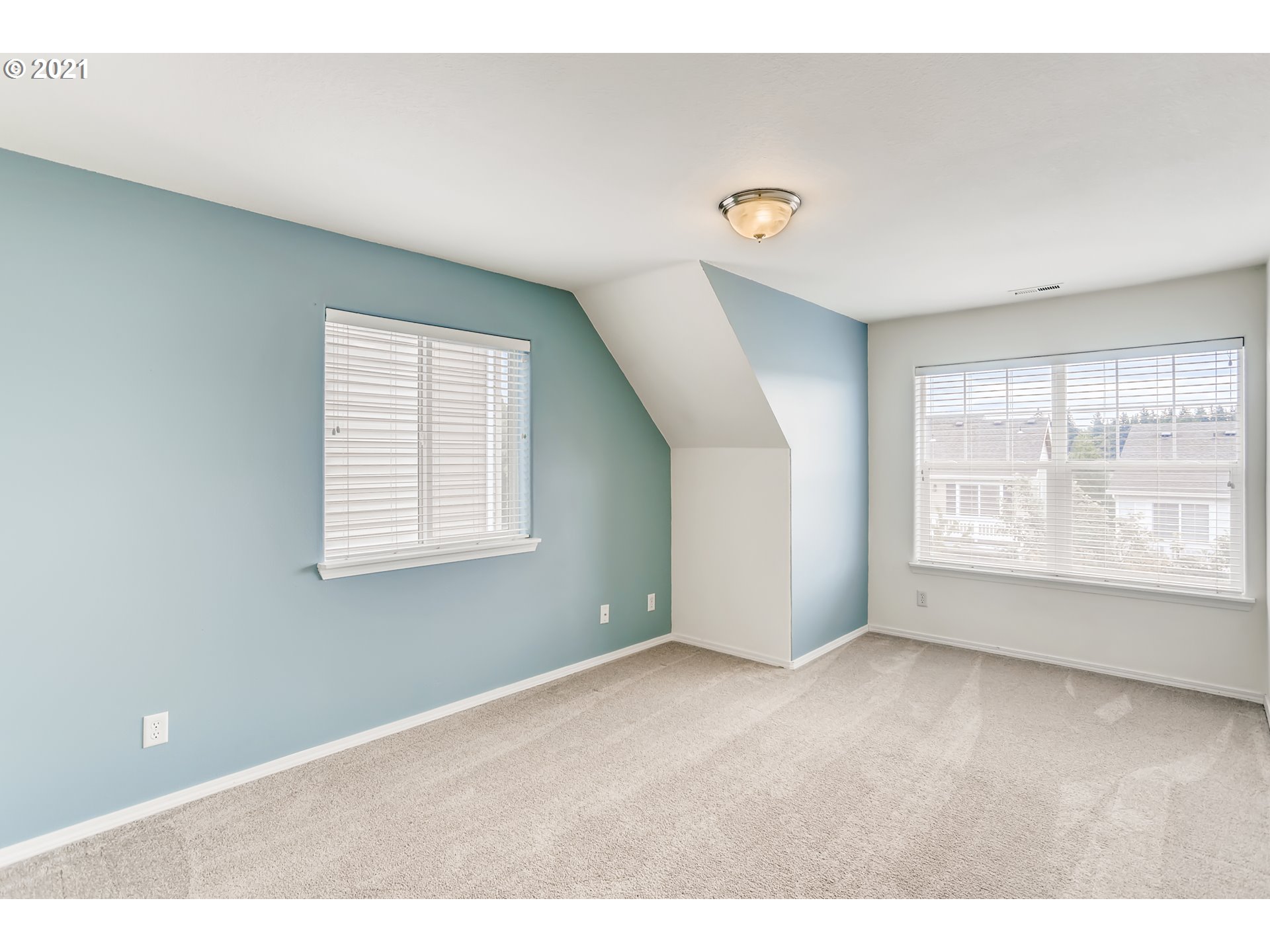 10671 Southwest Washington Street Portland, OR 97225 - Photo 21 of 31 Gallery Image 21