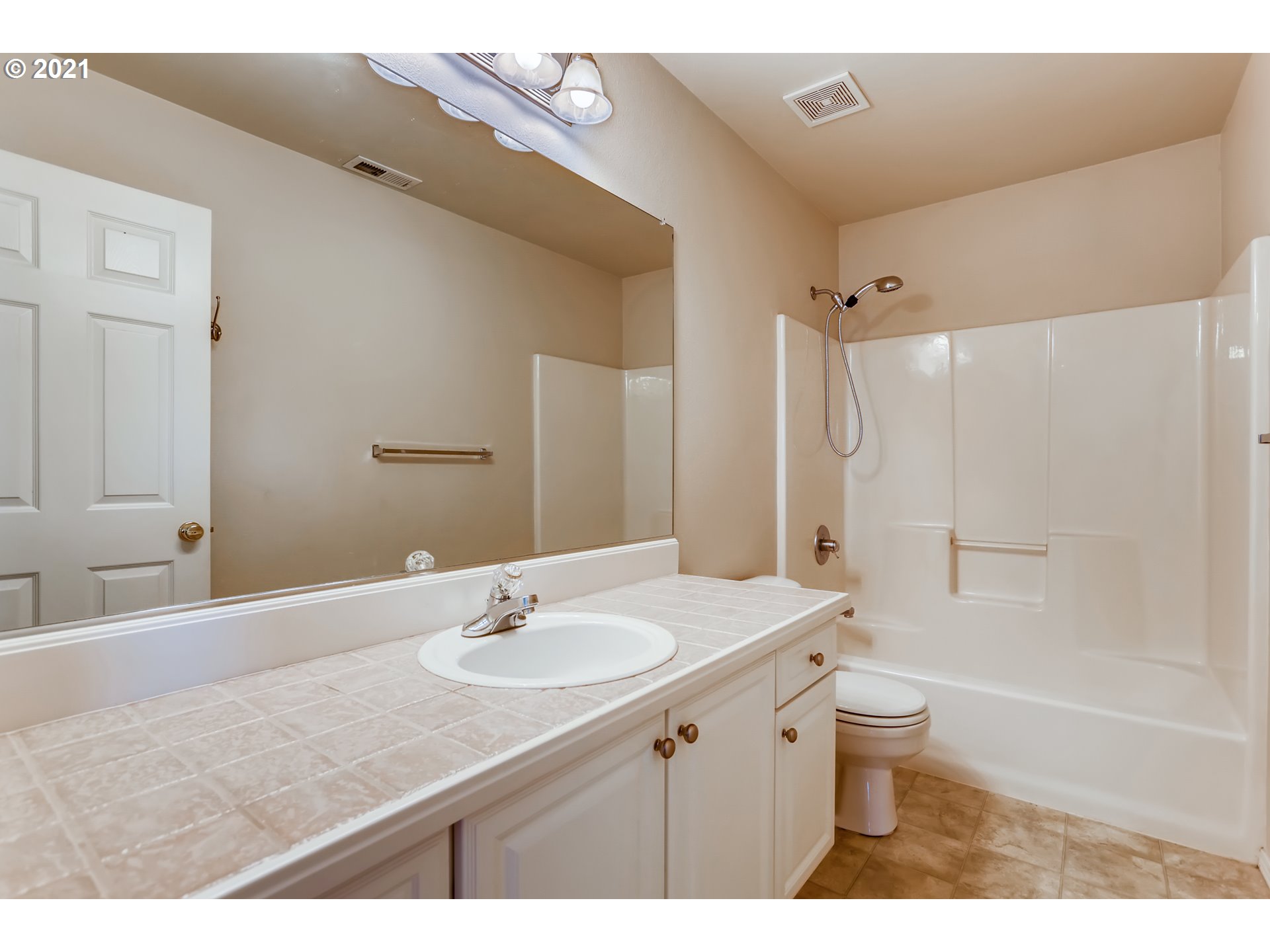10671 Southwest Washington Street Portland, OR 97225 - Photo 22 of 31 Gallery Image 22