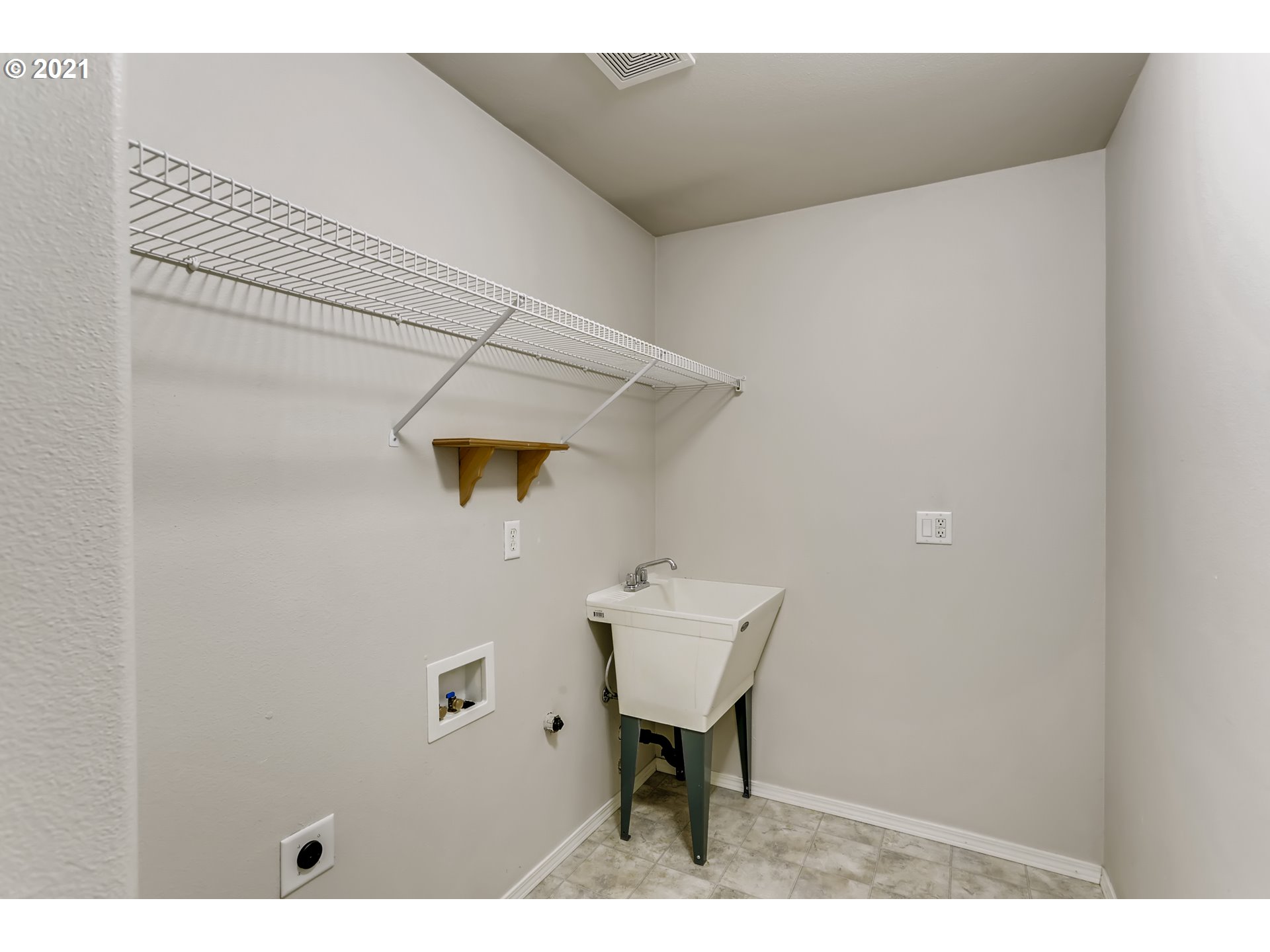 10671 Southwest Washington Street Portland, OR 97225 - Photo 27 of 31 Gallery Image 27
