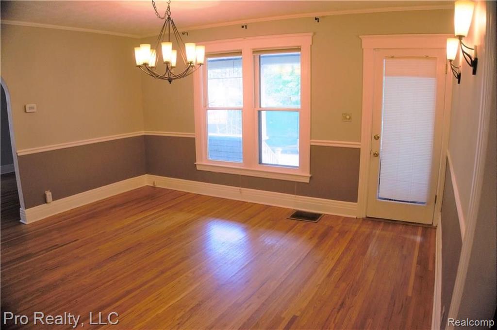 21045 Gill Road Farmington Hills, MI 48335 - Photo 9 of 19