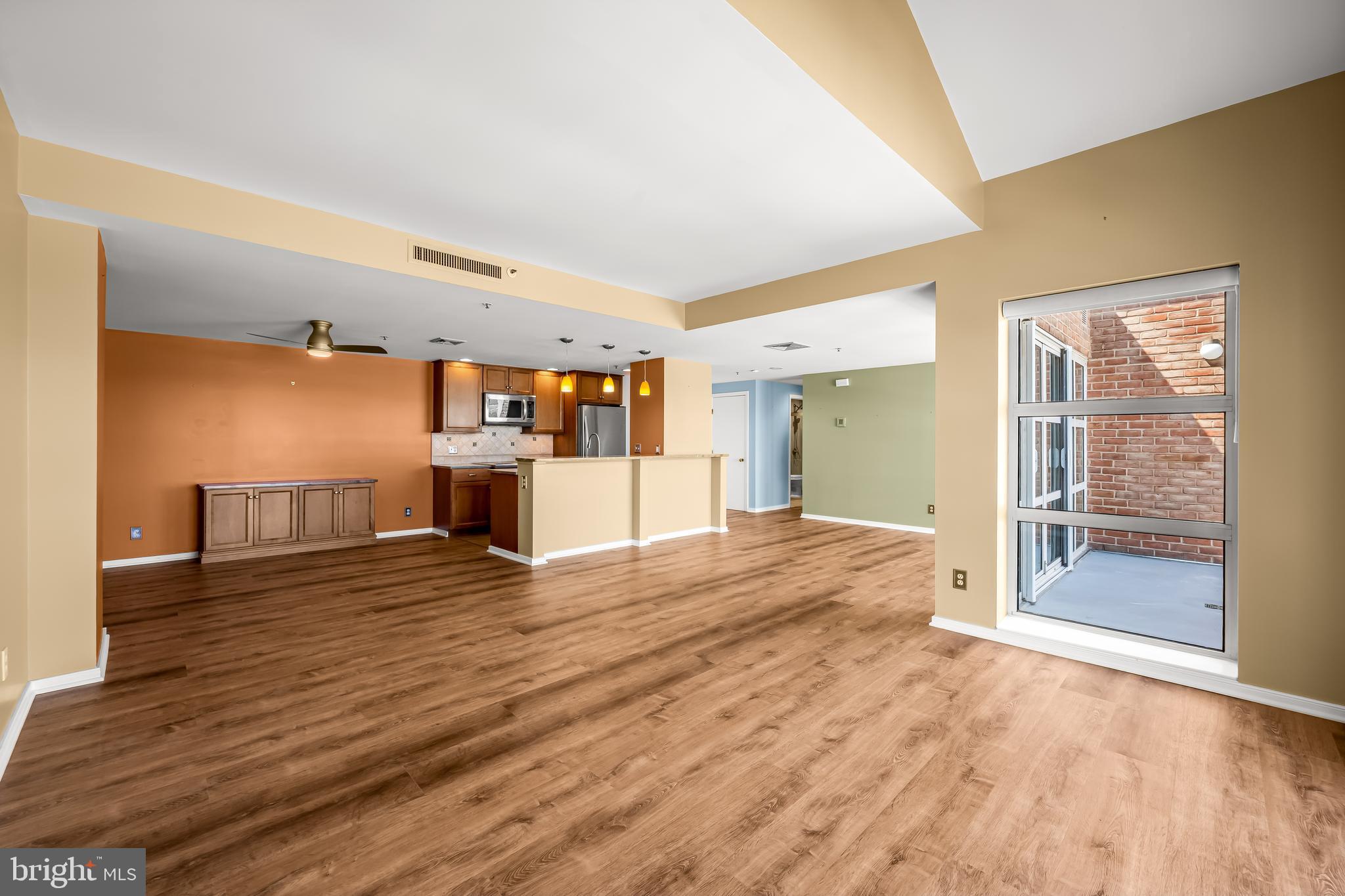 250 President Street, Unit 909 Baltimore, MD 21202 - Photo 11 of 64