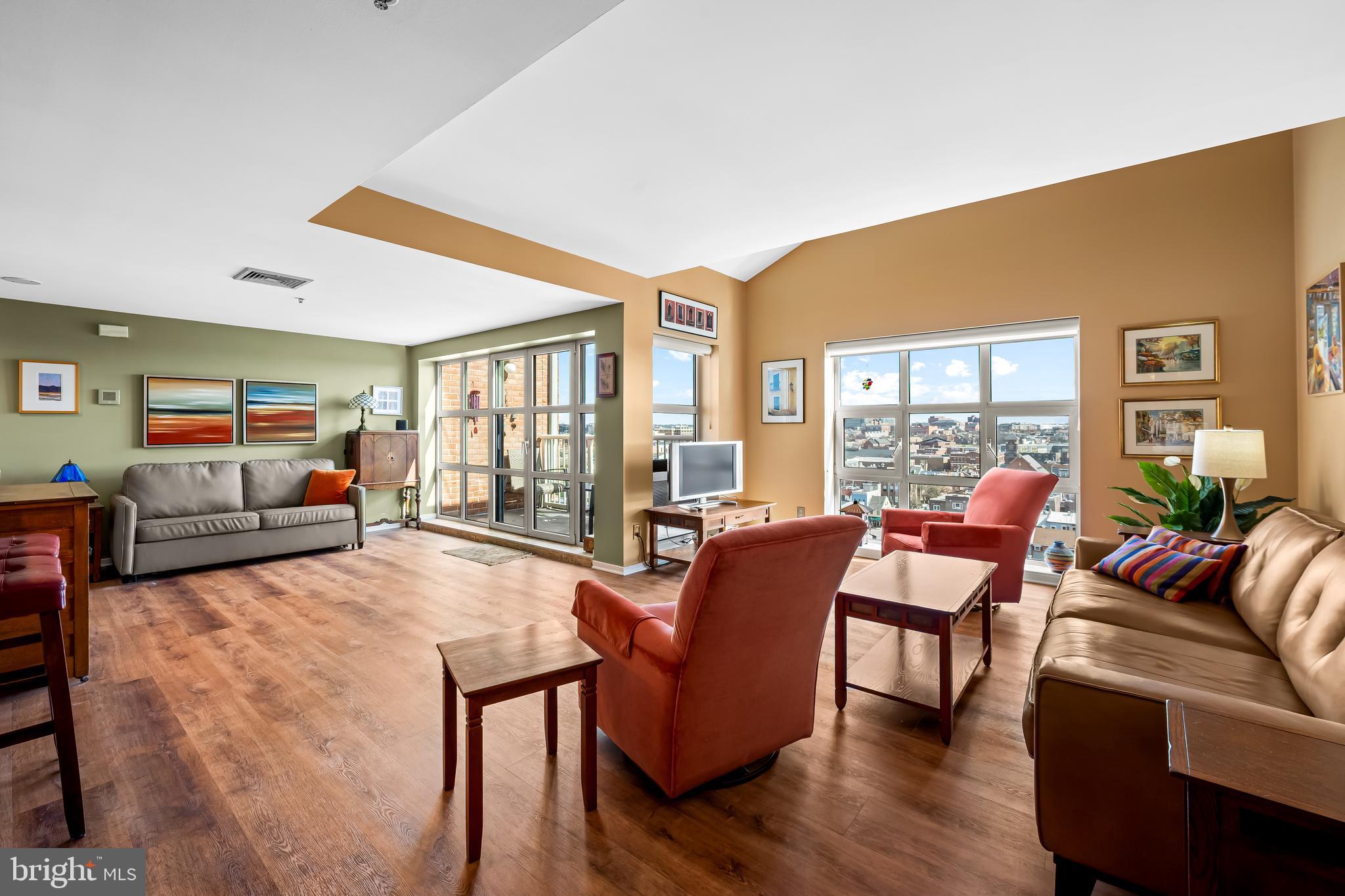 250 President Street, Unit 909 Baltimore, MD 21202 - Photo 12 of 64