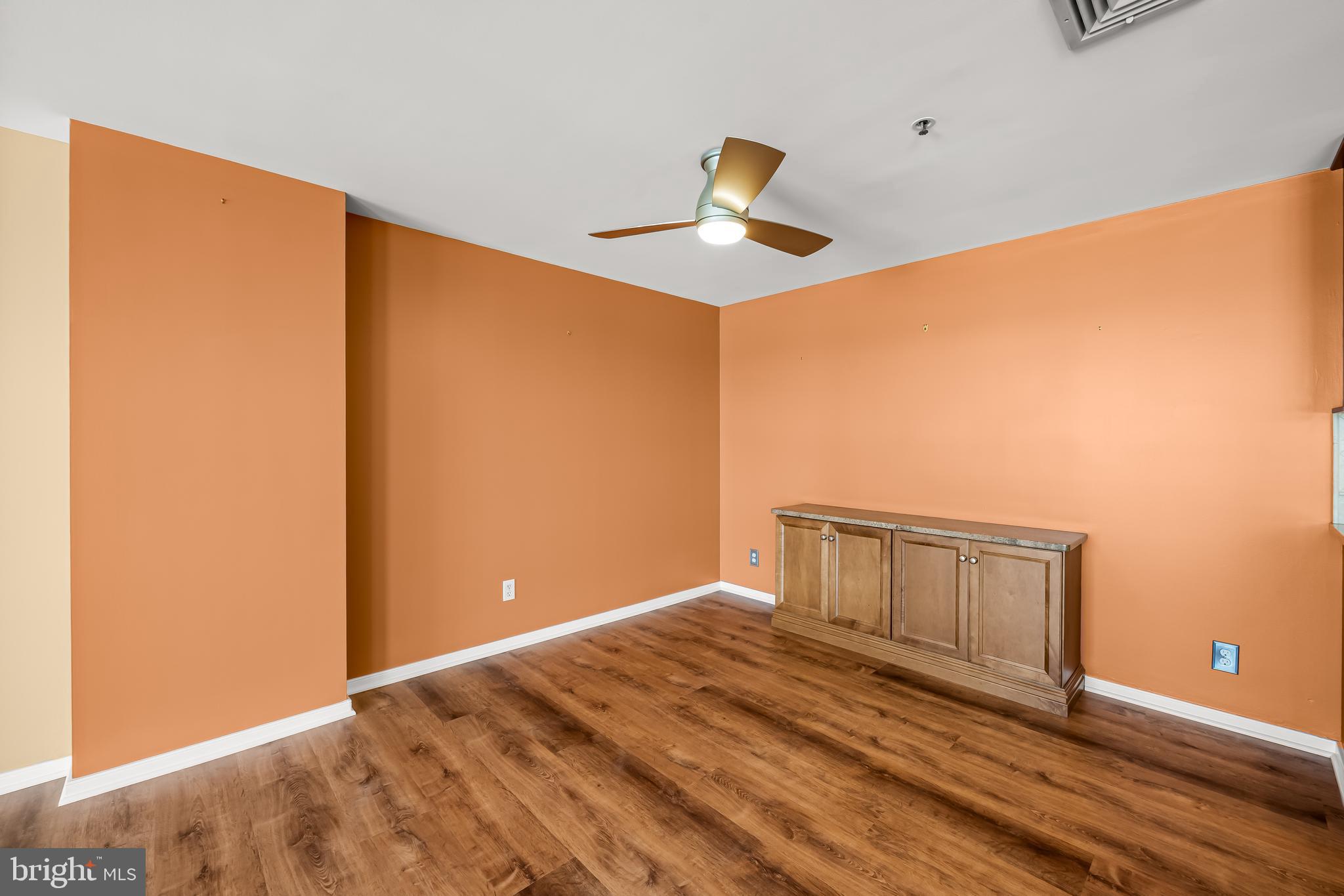 250 President Street, Unit 909 Baltimore, MD 21202 - Photo 13 of 64