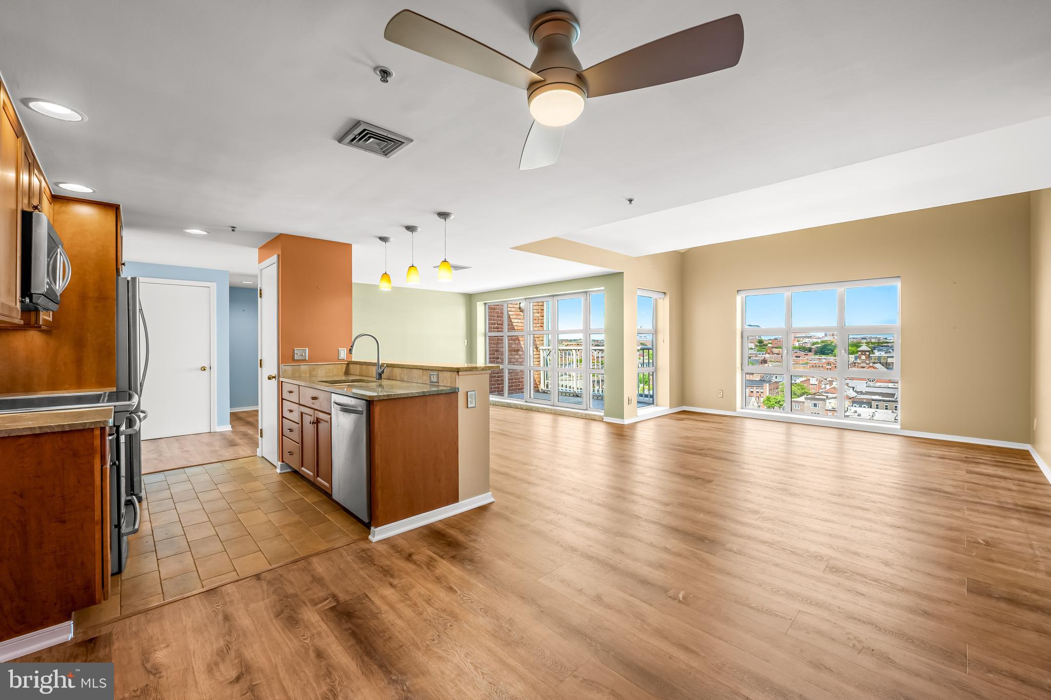 250 President Street, Unit 909 Baltimore, MD 21202 - Photo 15 of 64