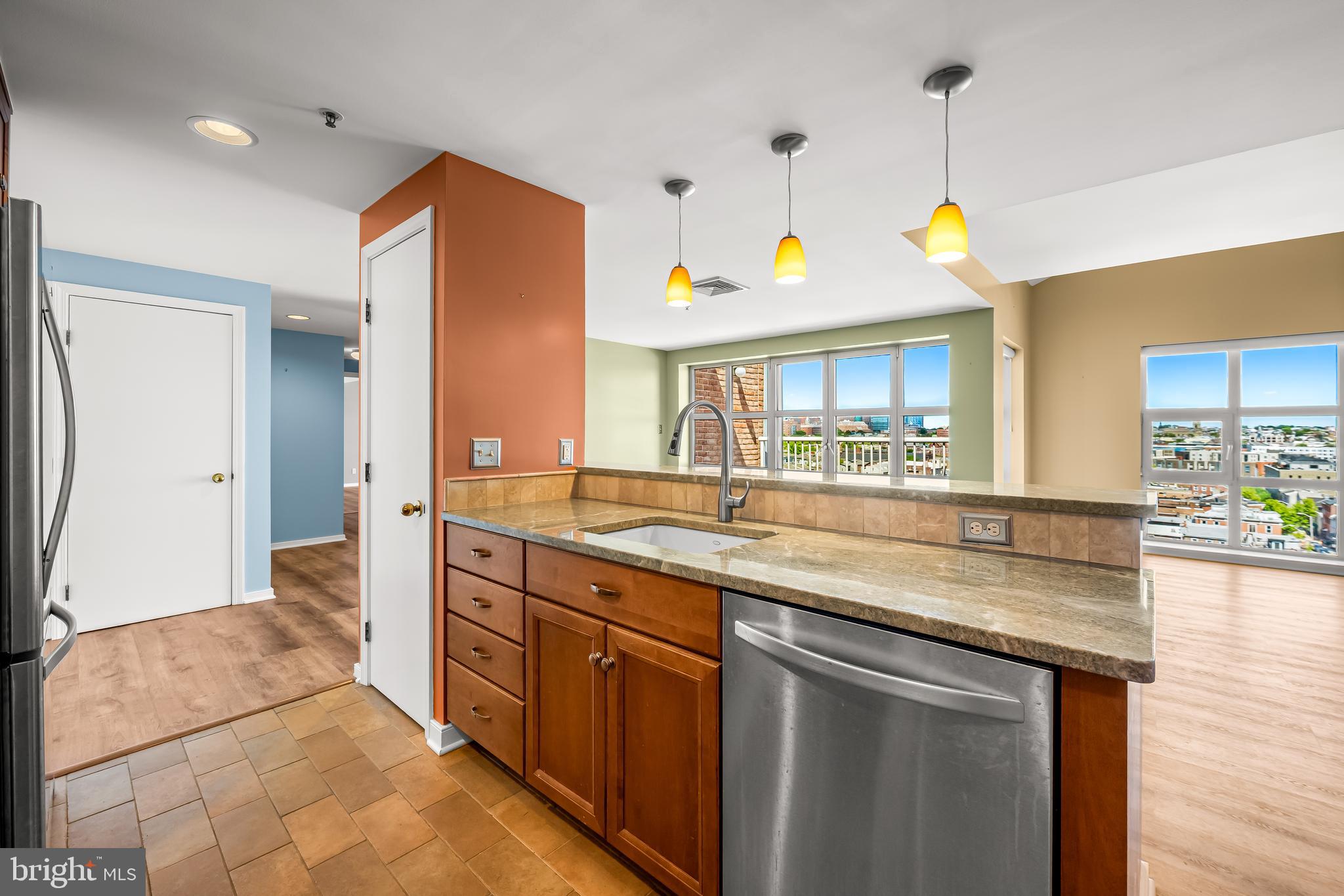 250 President Street, Unit 909 Baltimore, MD 21202 - Photo 17 of 64