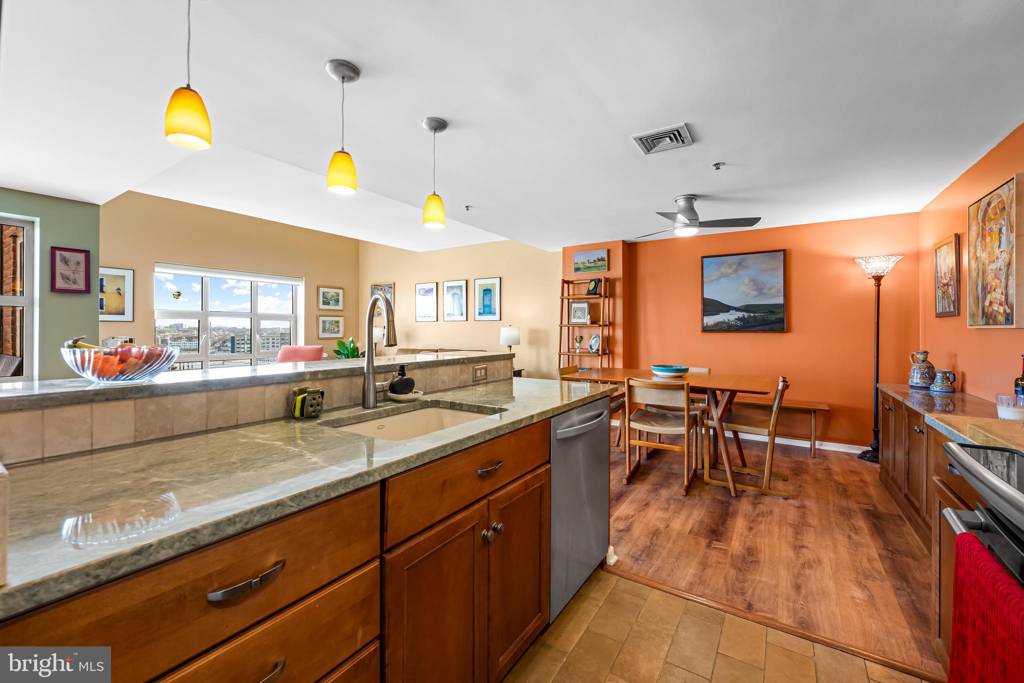 250 President Street, Unit 909 Baltimore, MD 21202 - Photo 20 of 64
