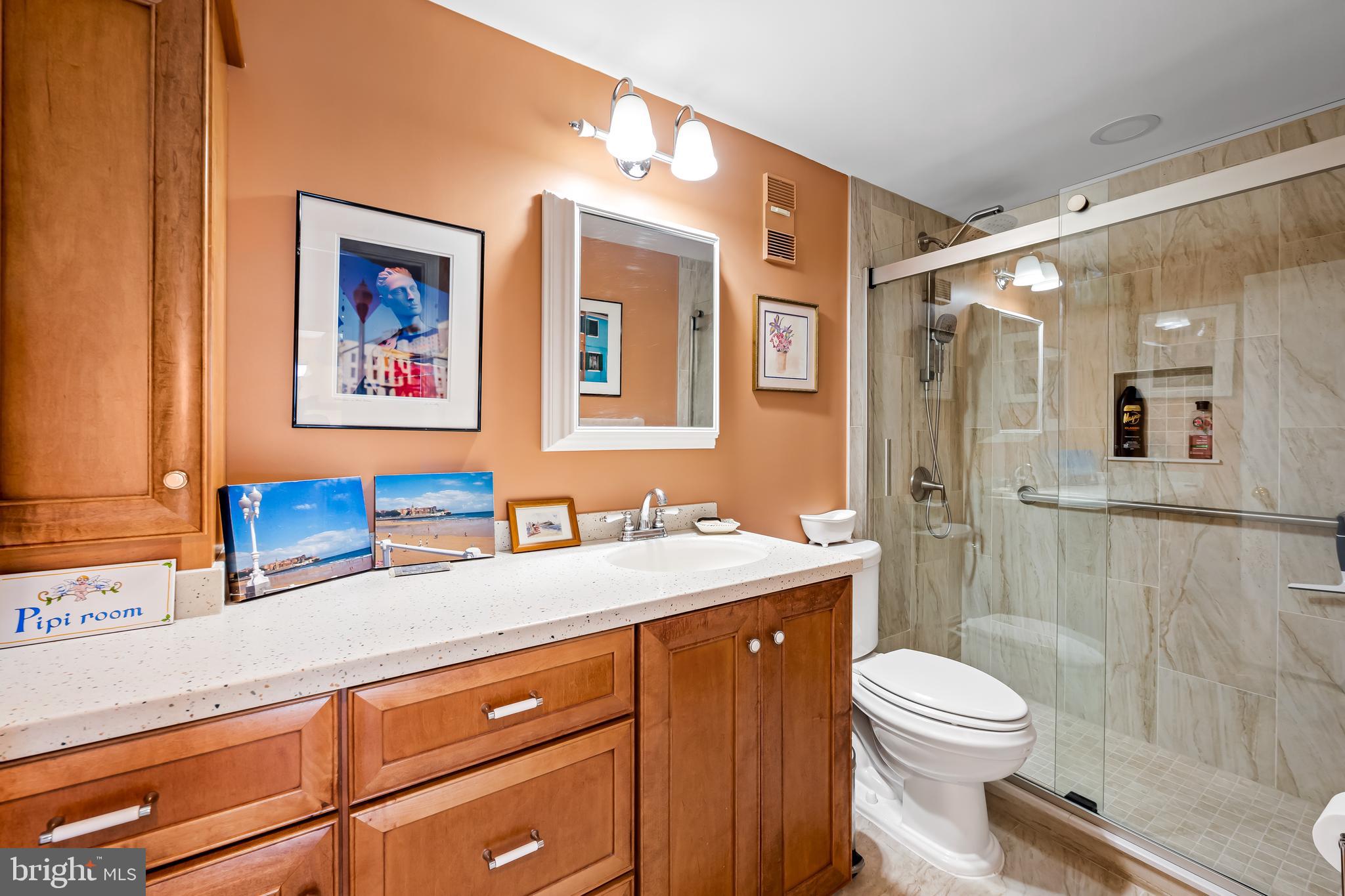 250 President Street, Unit 909 Baltimore, MD 21202 - Photo 28 of 64