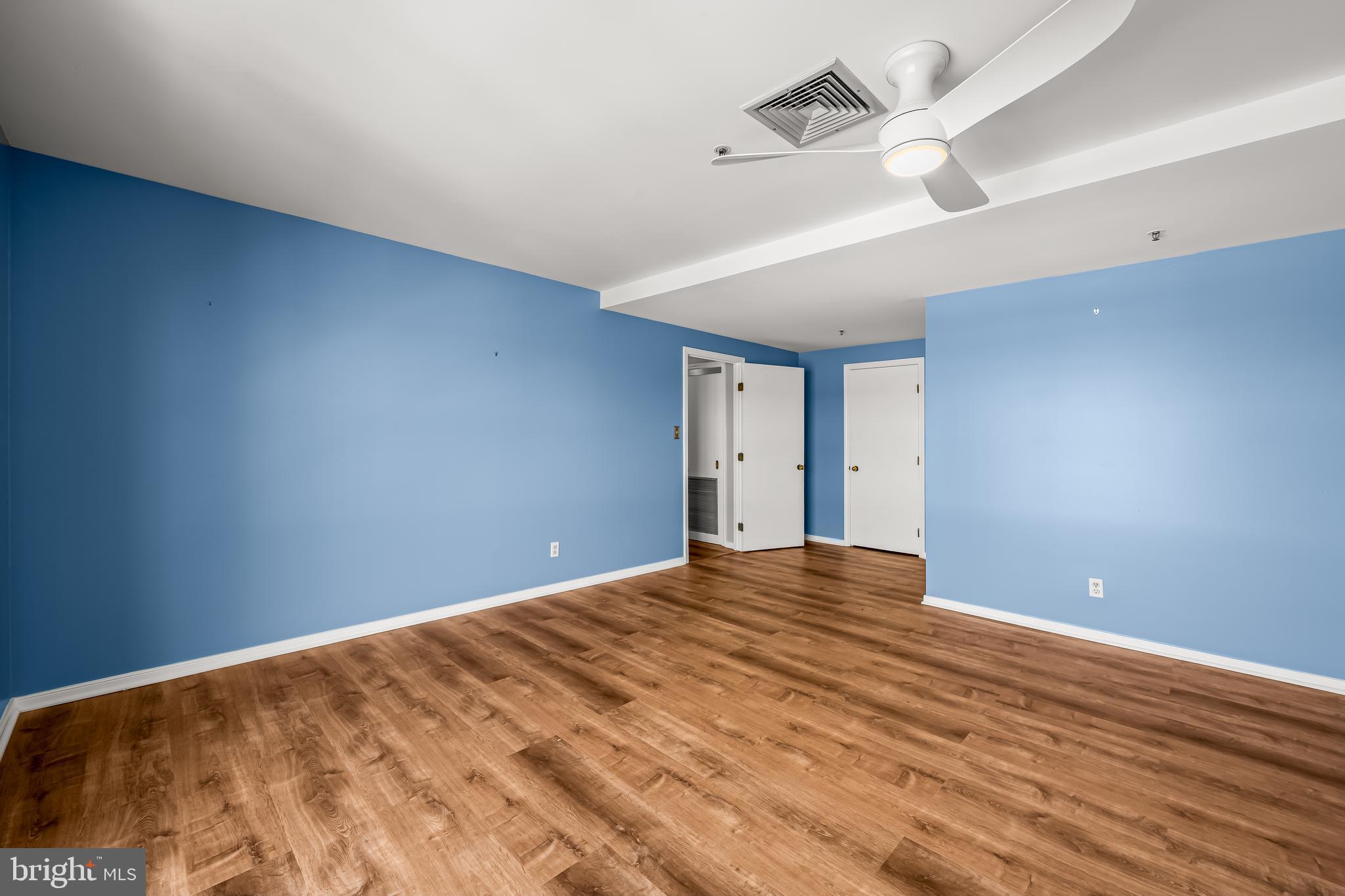 250 President Street, Unit 909 Baltimore, MD 21202 - Photo 35 of 64