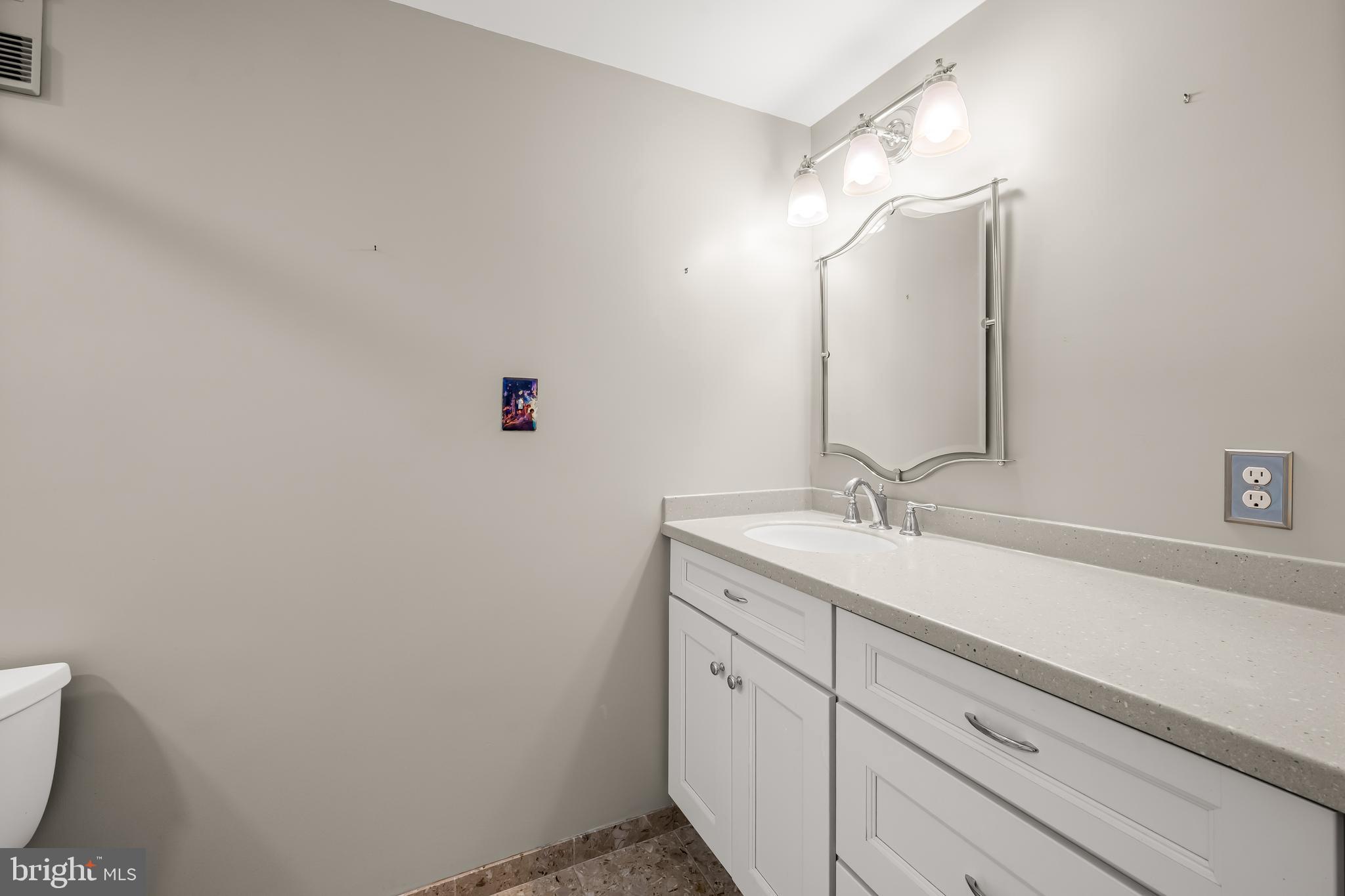 250 President Street, Unit 909 Baltimore, MD 21202 - Photo 39 of 64
