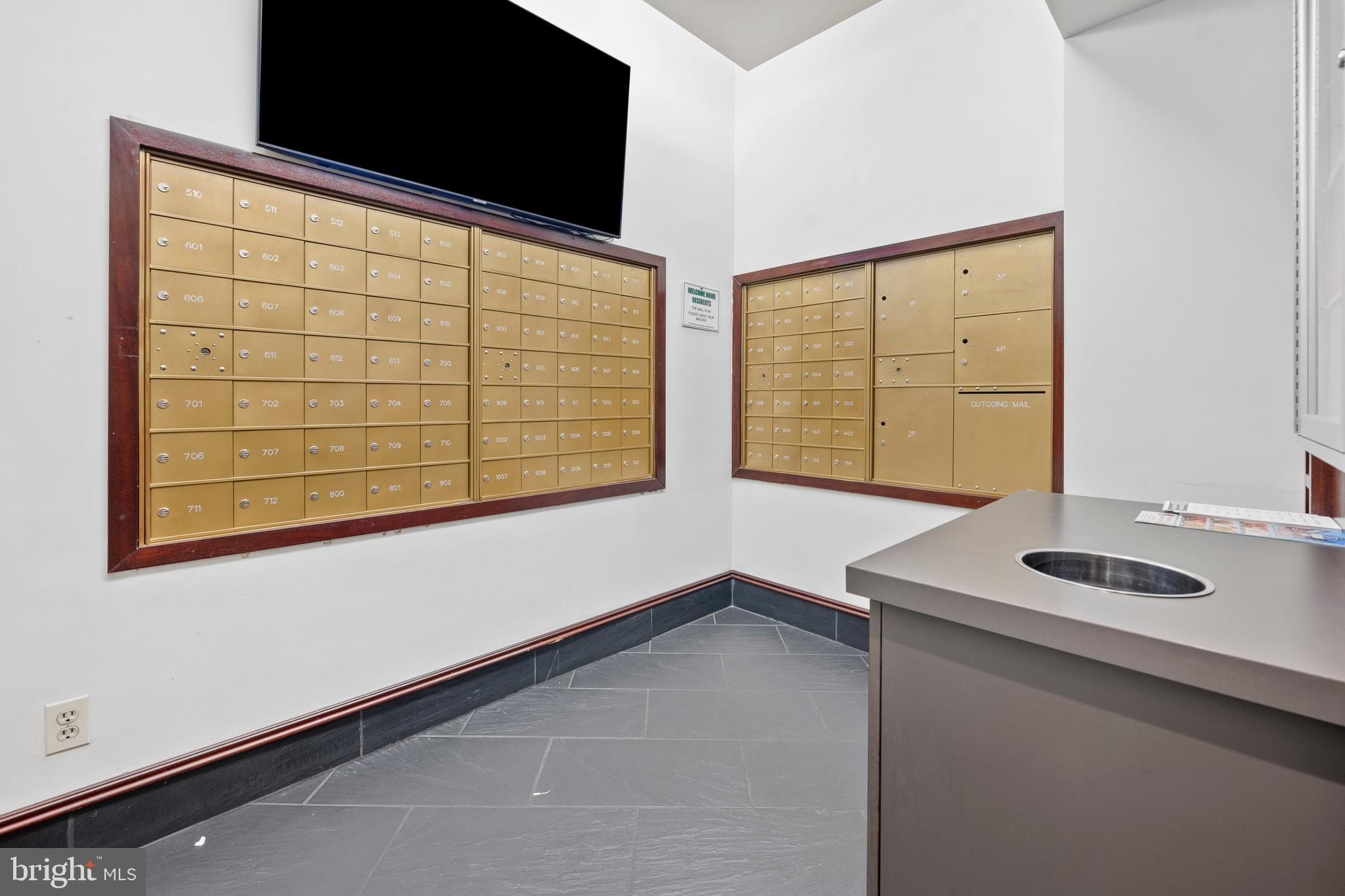 250 President Street, Unit 909 Baltimore, MD 21202 - Photo 45 of 64