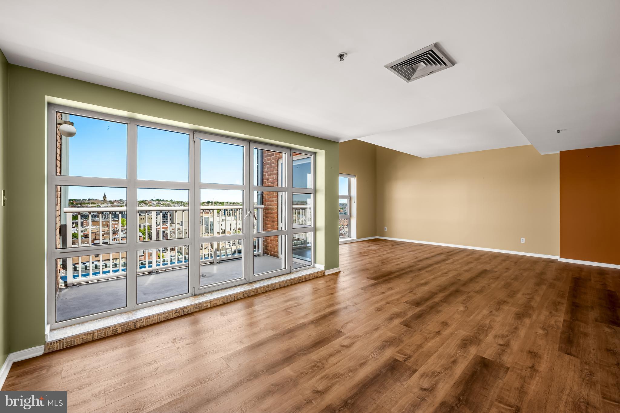 250 President Street, Unit 909 Baltimore, MD 21202 - Photo 5 of 64