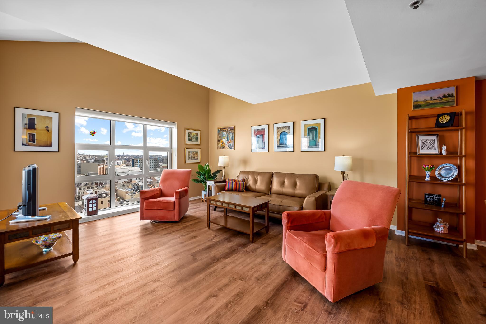 250 President Street, Unit 909 Baltimore, MD 21202 - Photo 8 of 64