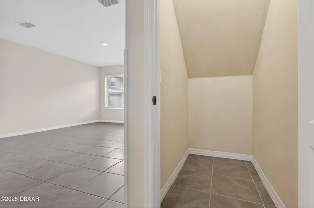 $1,800 | 54 Bella Oaks Drive, Port Orange, FL 32129