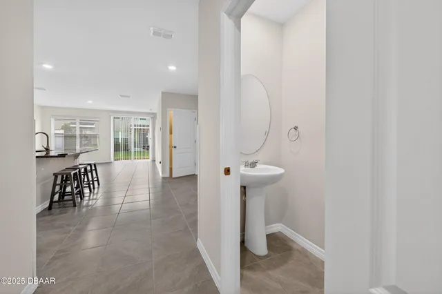 $1,800 | 54 Bella Oaks Drive, Port Orange, FL 32129