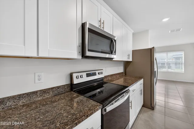 $1,800 | 54 Bella Oaks Drive, Port Orange, FL 32129