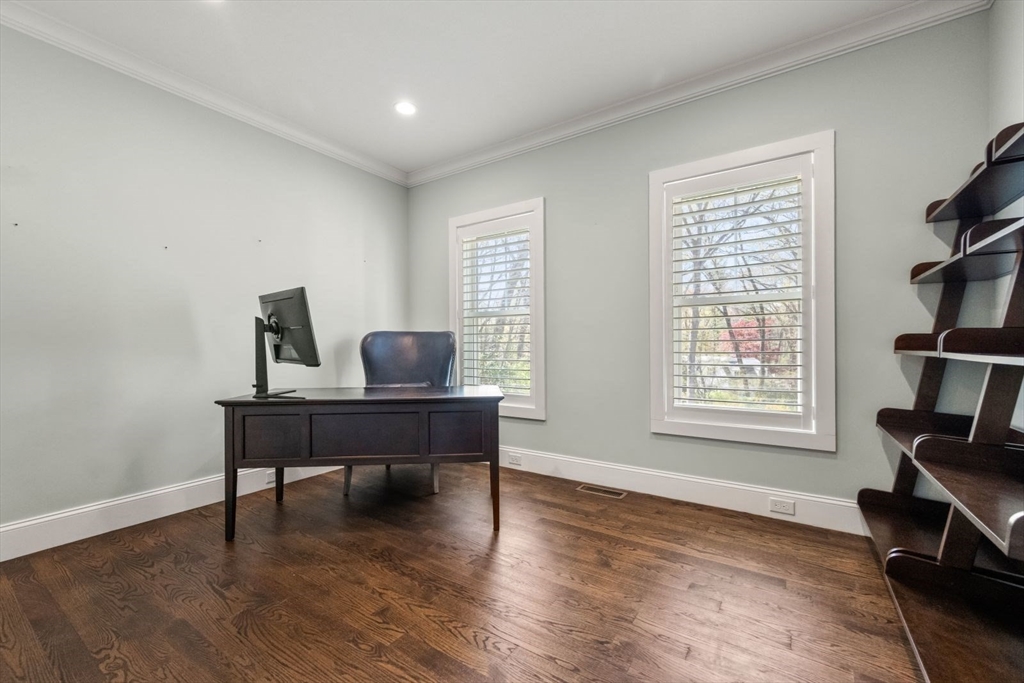 12 Pelham Road Weston, MA 02493 - Photo 16 of 34