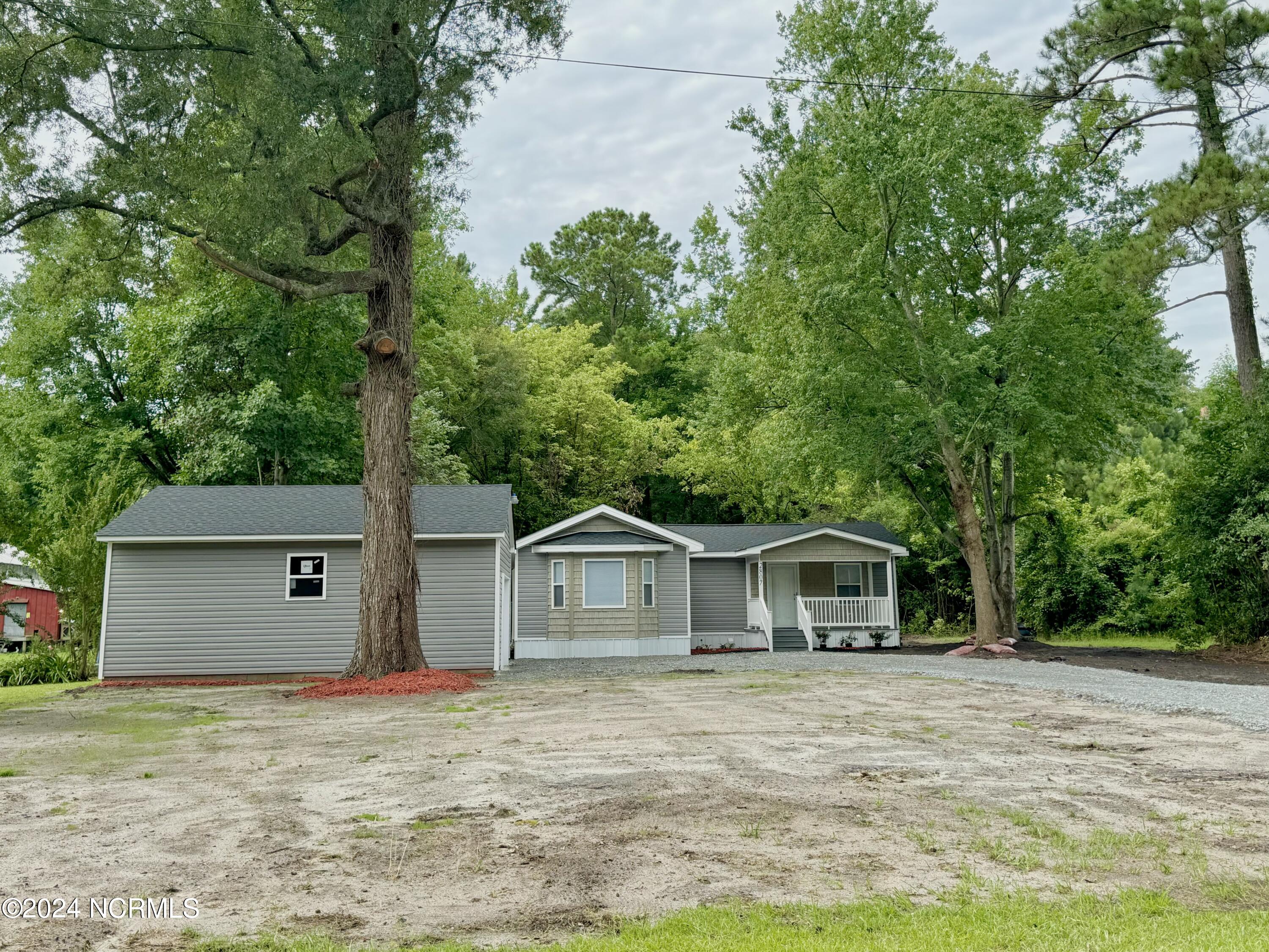2807 Silo Road Kinston, NC 28501 - Photo 8 of 44 IMG_1607
