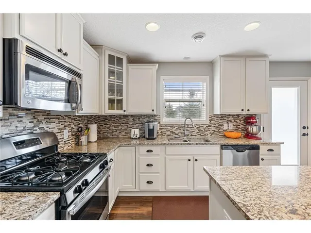 $2,600 | 3262 Red Oak Trail, Medina, MN 55340