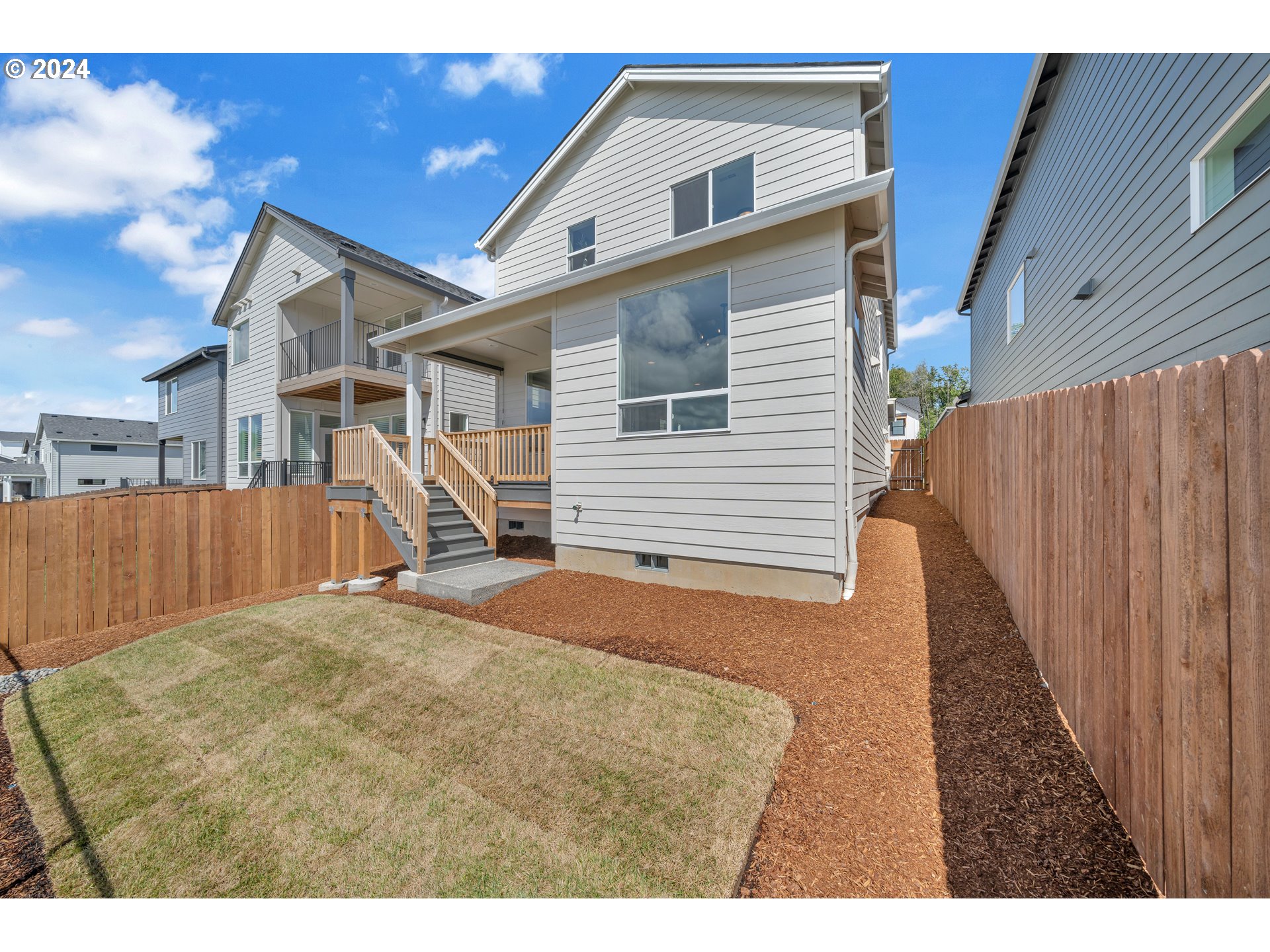 17538 Northwest 7th Avenue Ridgefield, WA 98642 - Photo 17 of 18 a backyard of a house