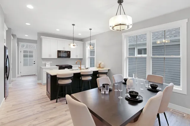 $475,000 | 5 Willow Way, Ottawa, IL 61350