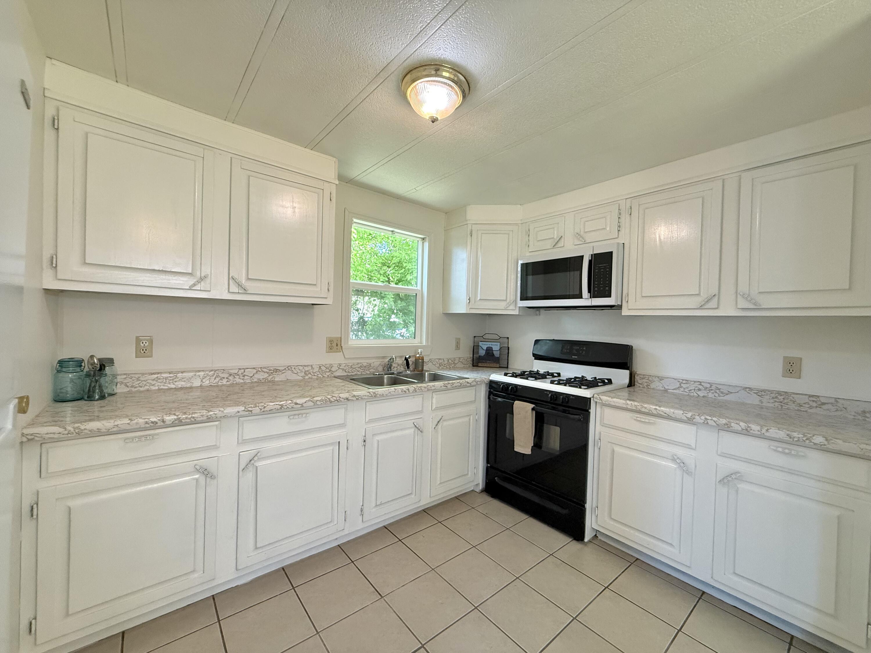 706 Halbert Street Ranchester, WY 82839 - Photo 3 of 13 3 - Kitchen