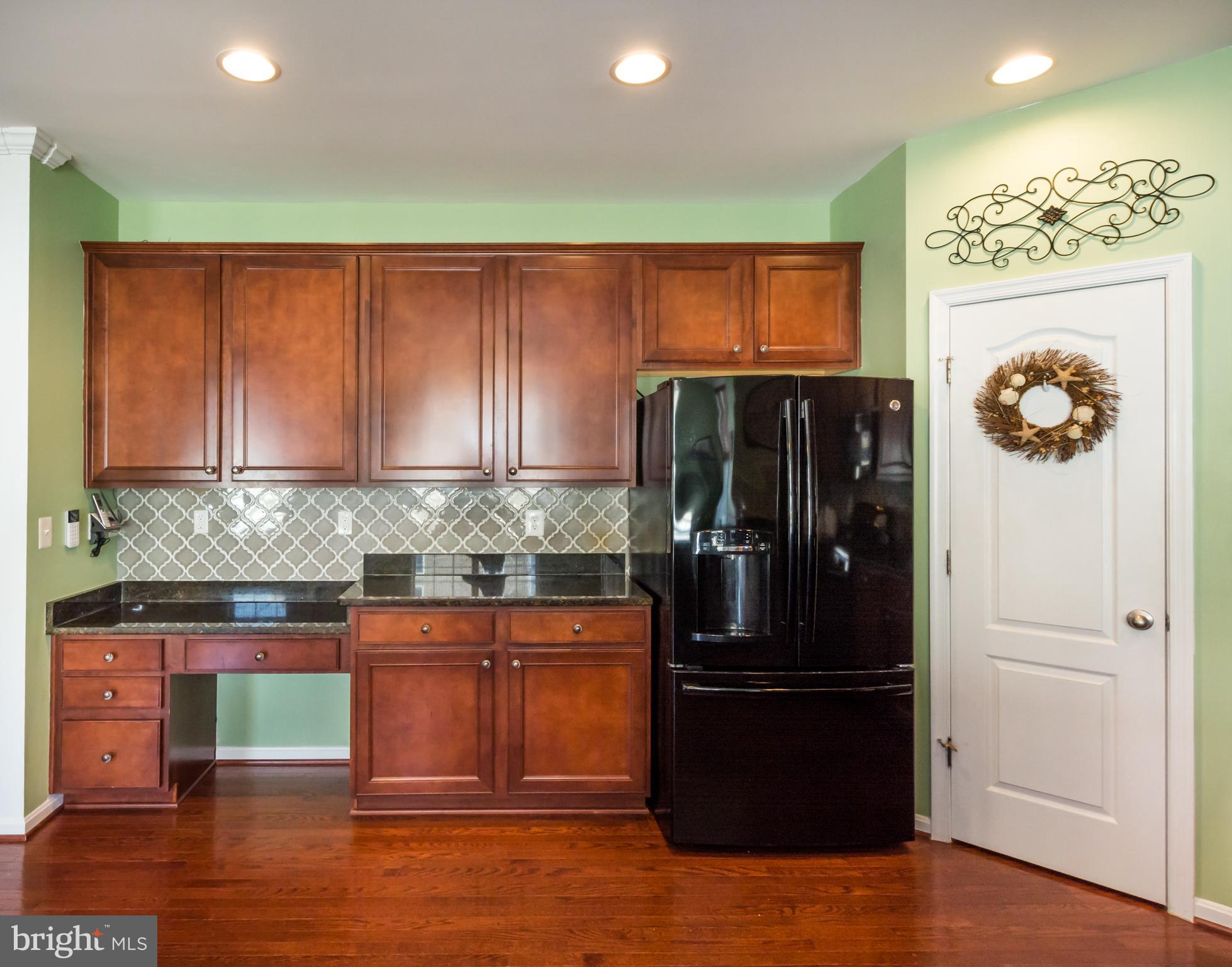 733 Daft Road Baltimore, MD 21220 - Photo 21 of 62 Kitchen with Pantry