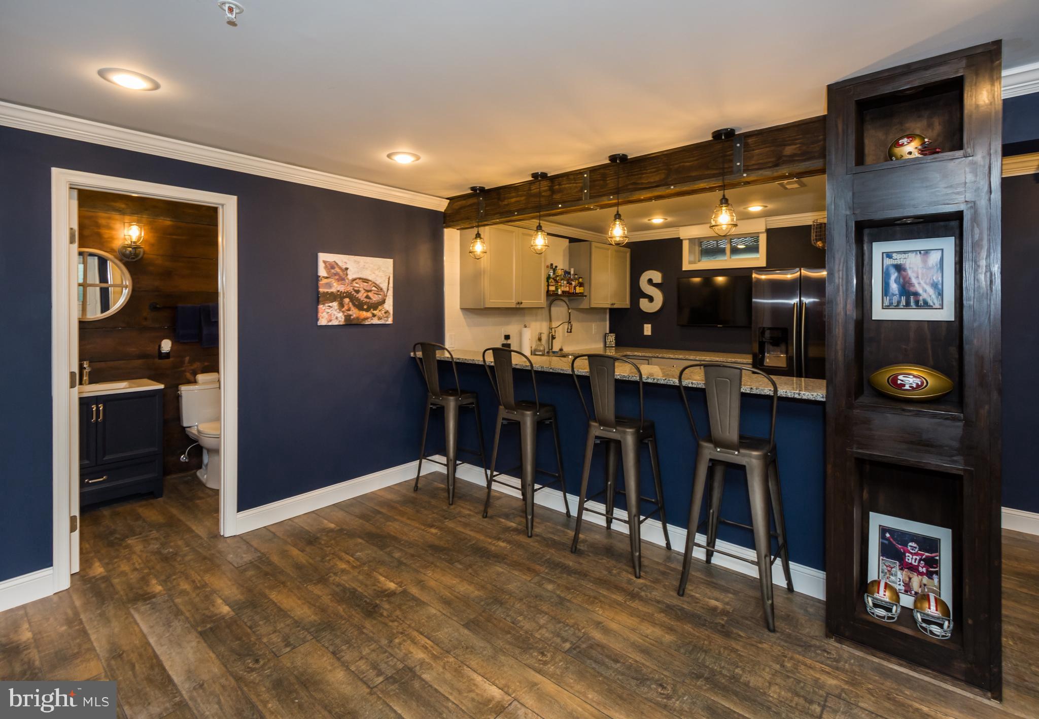 733 Daft Road Baltimore, MD 21220 - Photo 50 of 62 Bar area with kitchen