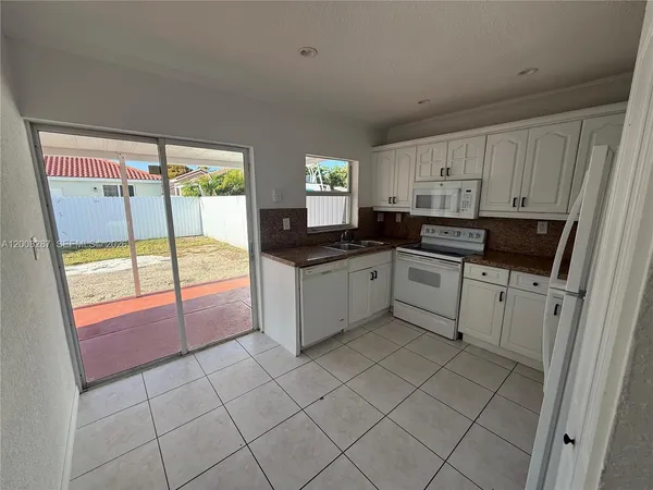 $3,500 | 7751 Northwest 194th Street, Hialeah, FL 33015