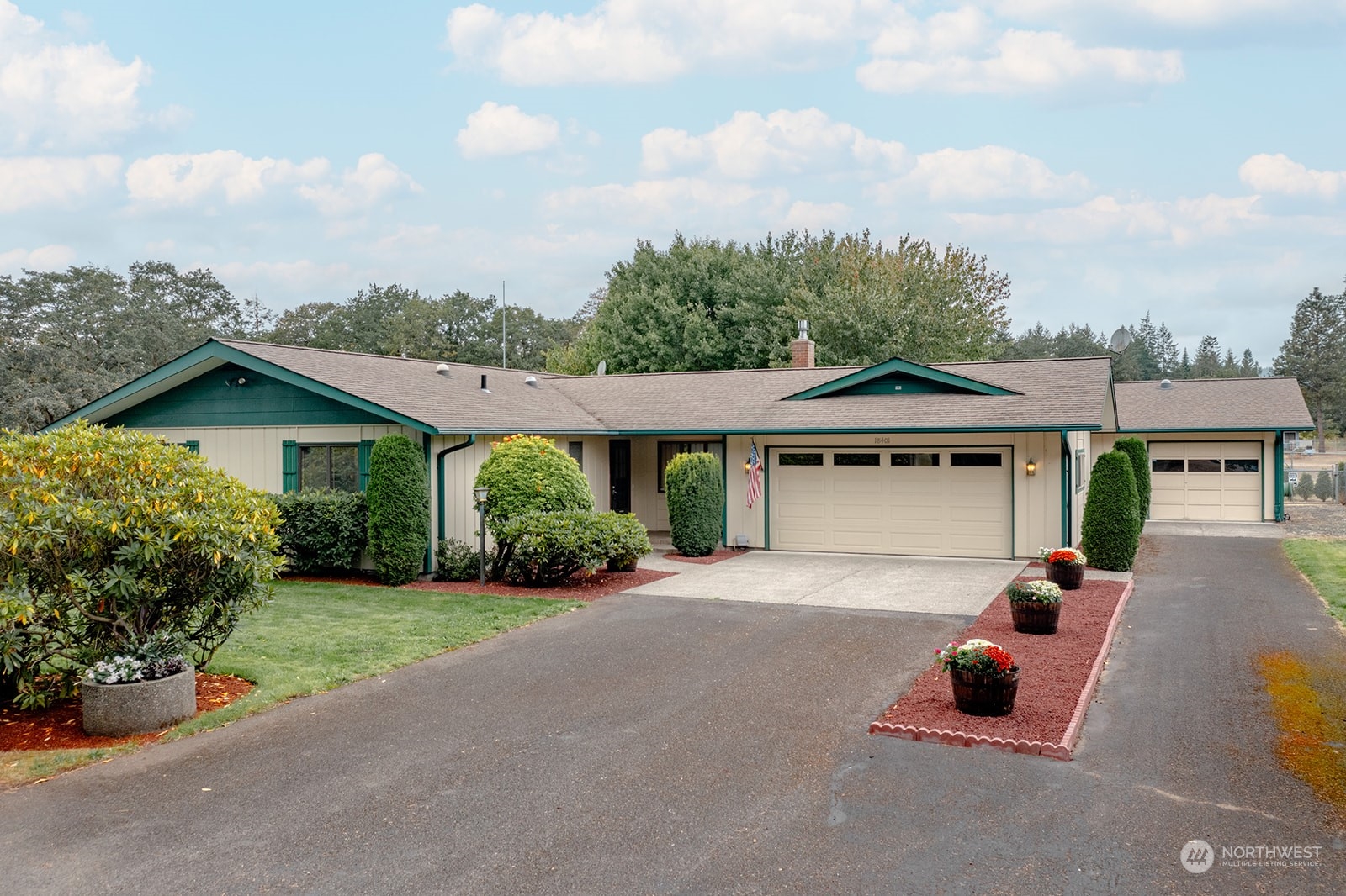 18401 Leon Street Southwest Rochester, WA 98579 - Photo 3 of 40