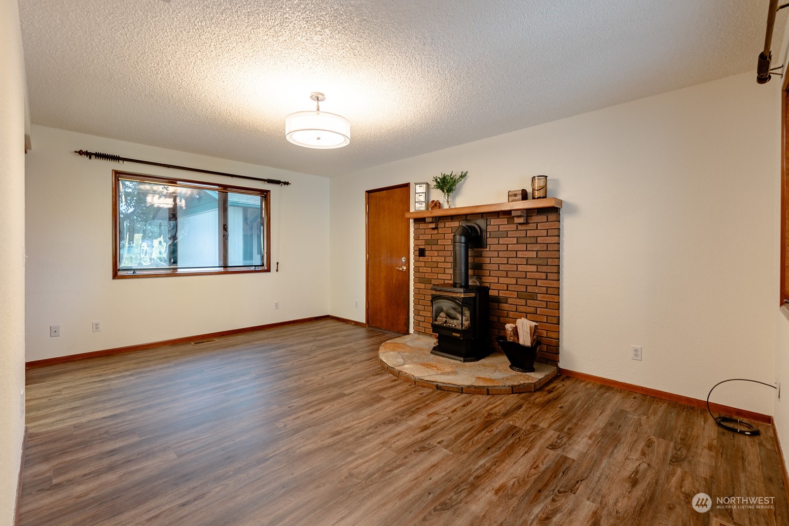 18401 Leon Street Southwest Rochester, WA 98579 - Photo 7 of 40