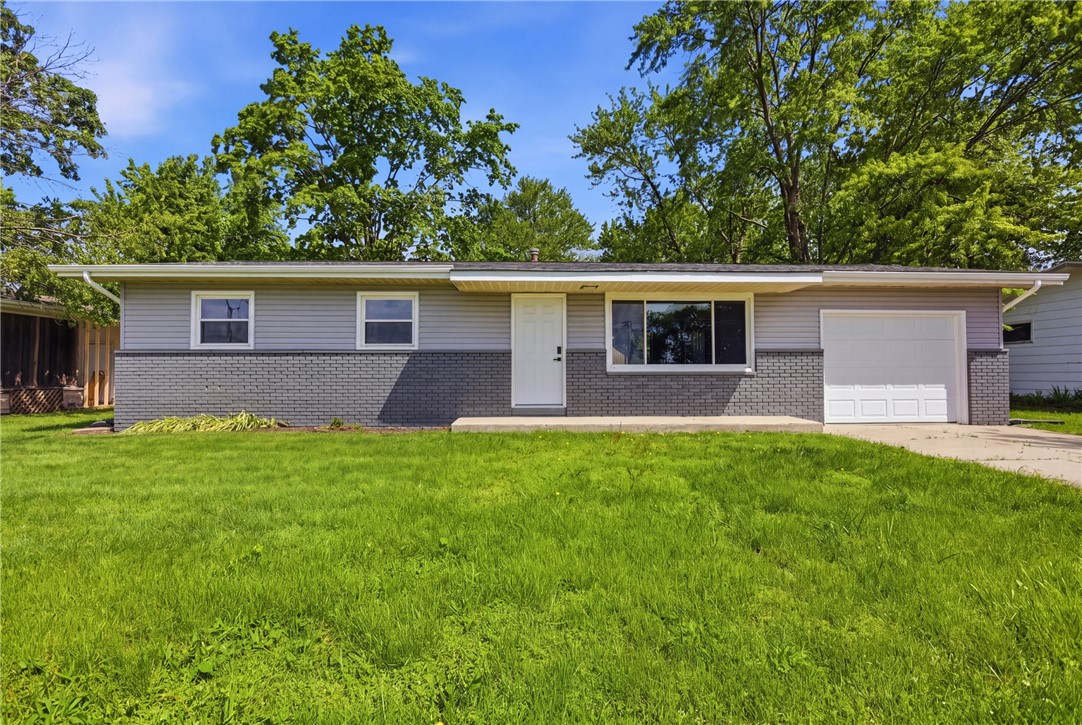 711 East Division Street Altamont, IL 62411 - Photo 1 of 24