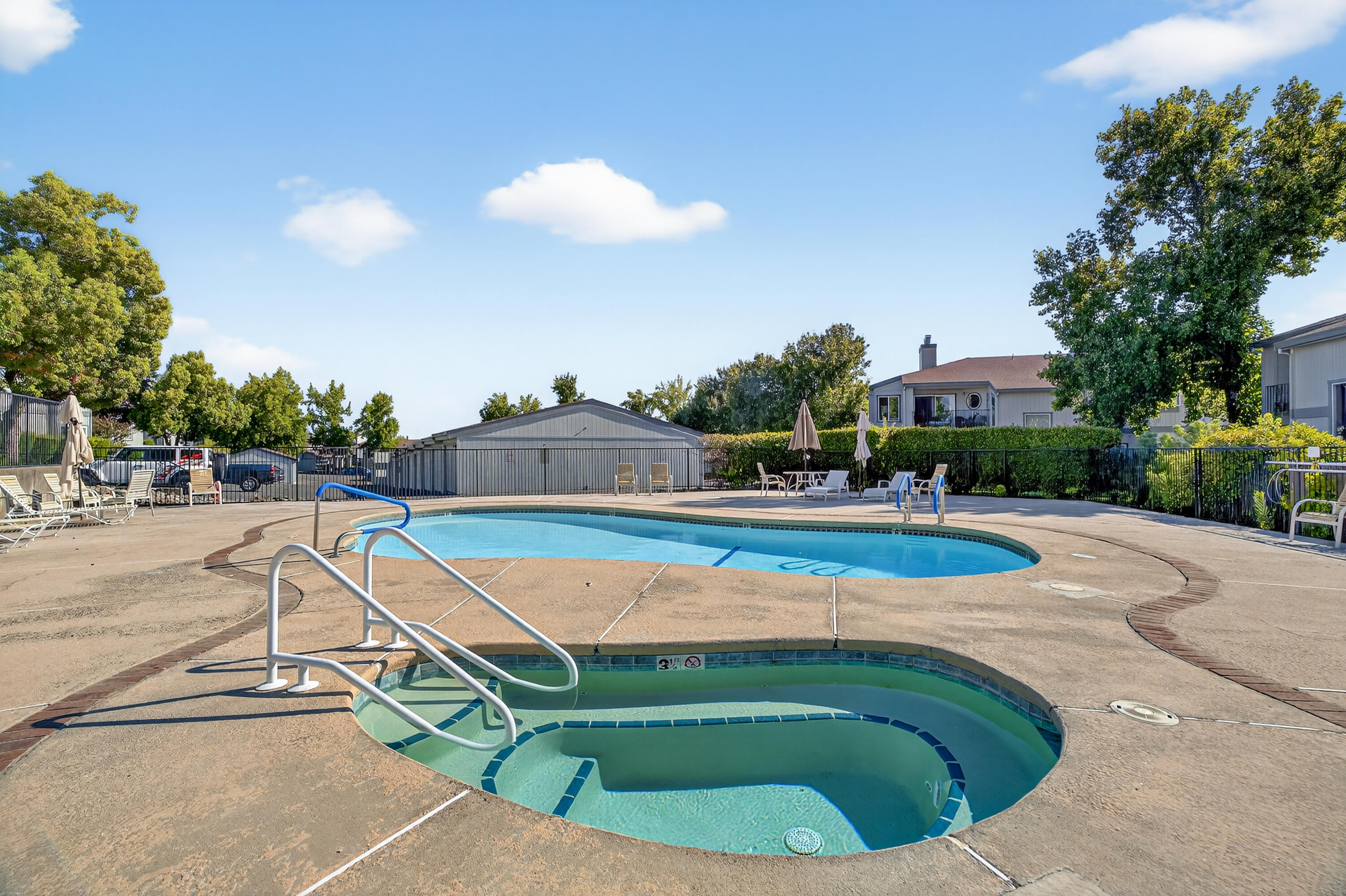 211 Ridgetop Drive, Unit 213 Redding, CA 96003 - Photo 21 of 23 ridgecrest-08082