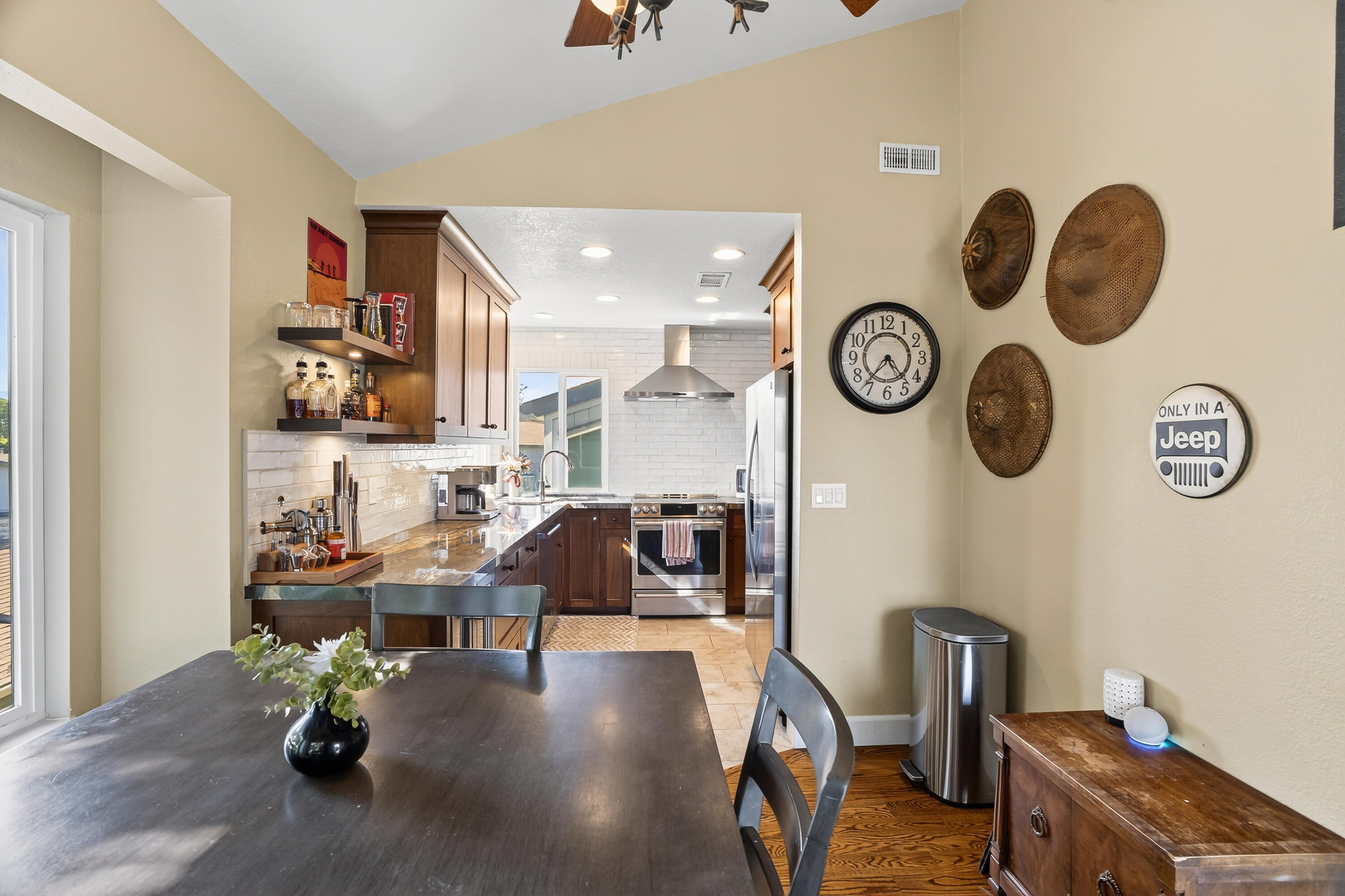 211 Ridgetop Drive, Unit 213 Redding, CA 96003 - Photo 5 of 23 ridgecrest-08007