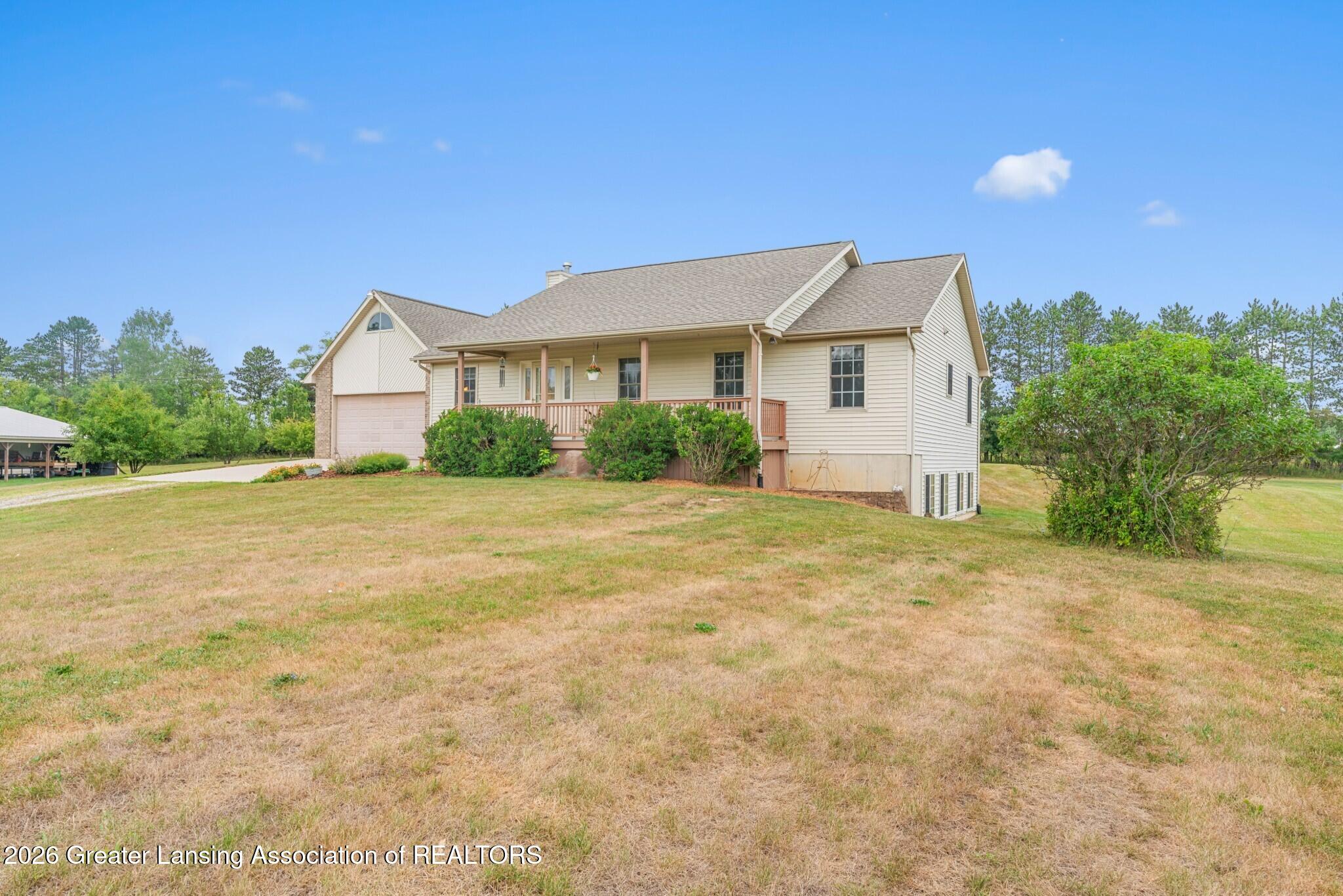 2327 Vandekarr Road Owosso, MI 48867 - Photo 8 of 60 07-Media Jett -13