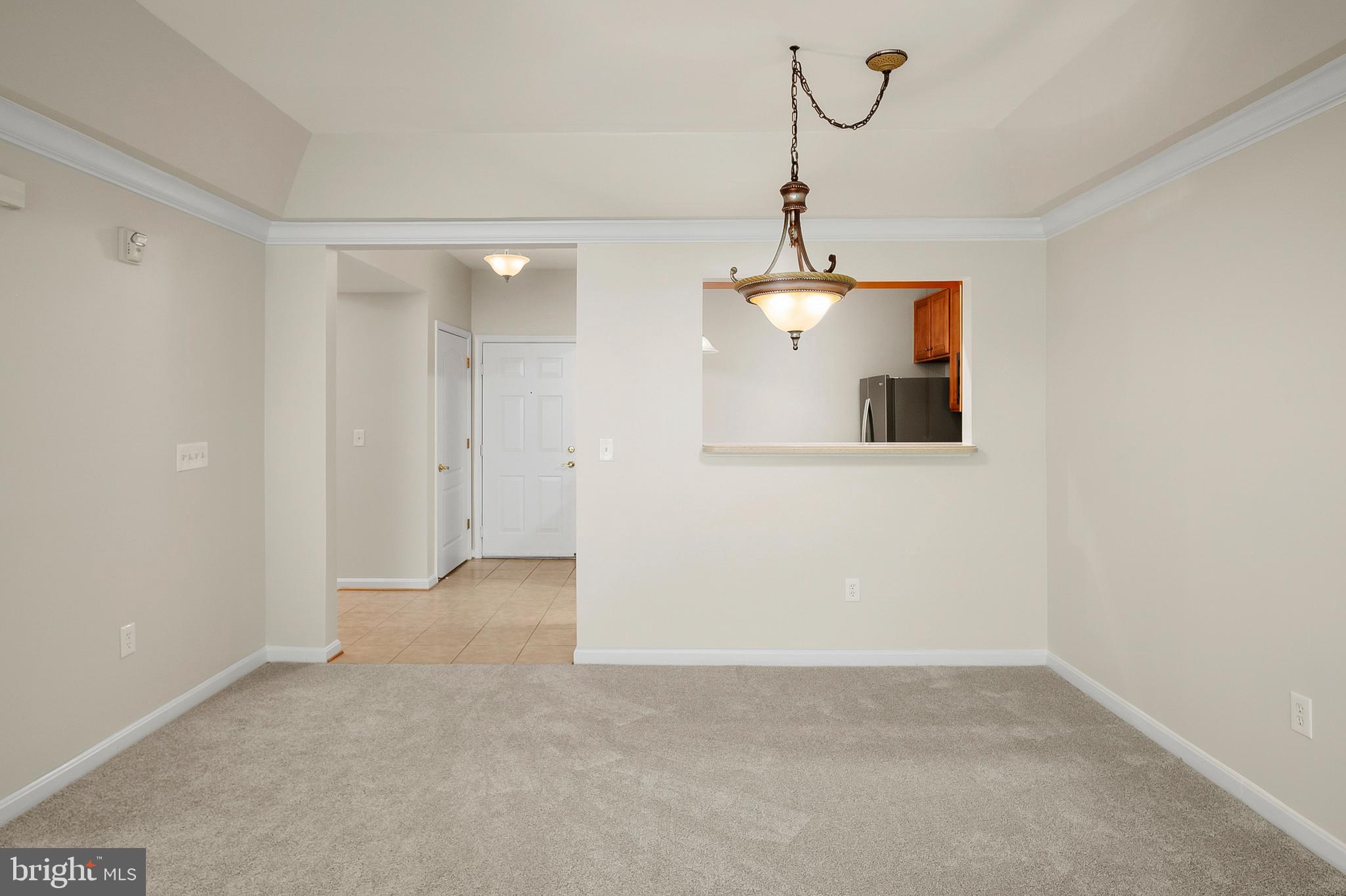 7315 Maplecrest Road, Unit 105 Elkridge, MD 21075 - Photo 10 of 52 Dining Room