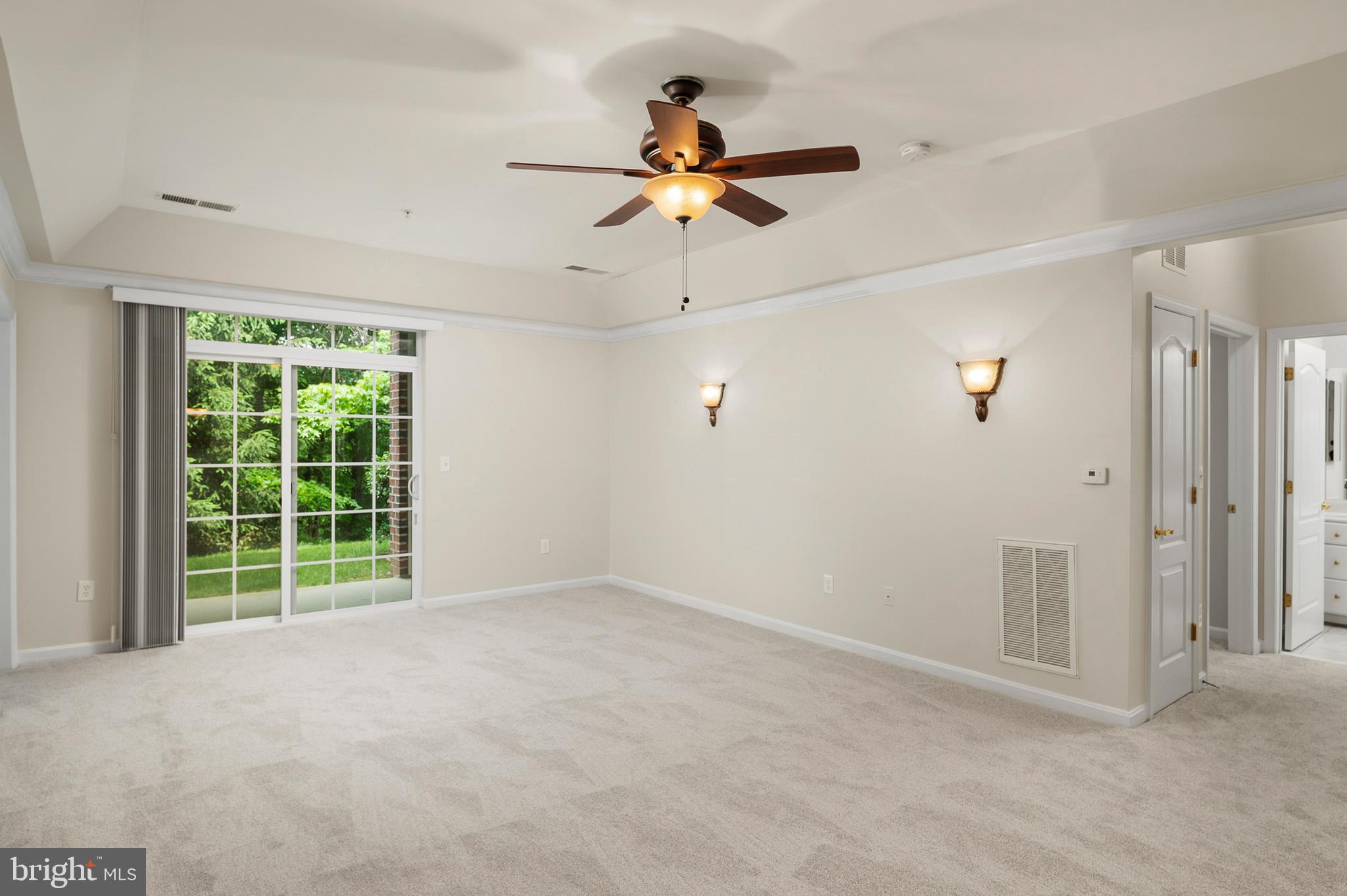 7315 Maplecrest Road, Unit 105 Elkridge, MD 21075 - Photo 12 of 52 Living Room