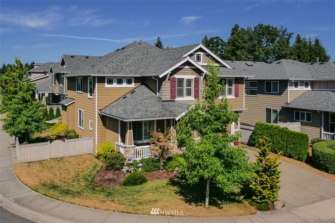 173 Elma Place Northeast Renton, WA 98059 - Photo 2 of 25 Gallery Image 2