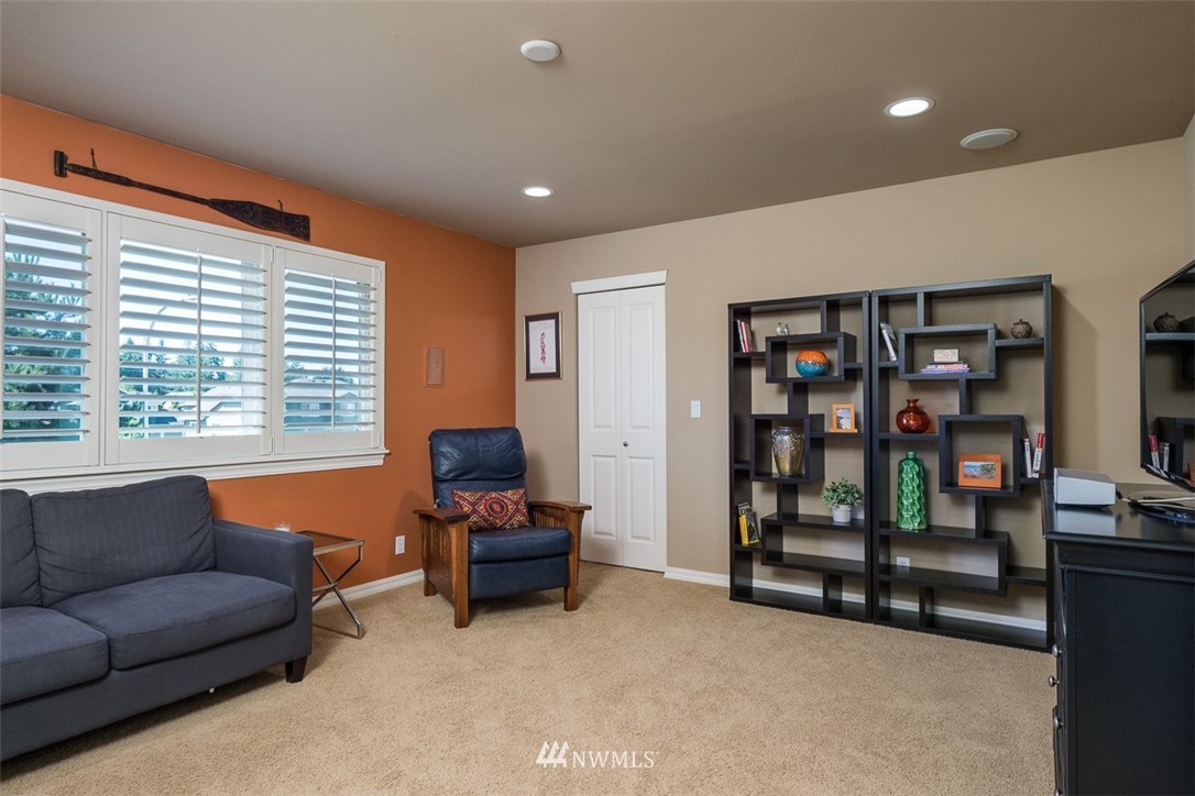 173 Elma Place Northeast Renton, WA 98059 - Photo 17 of 25 Gallery Image 17