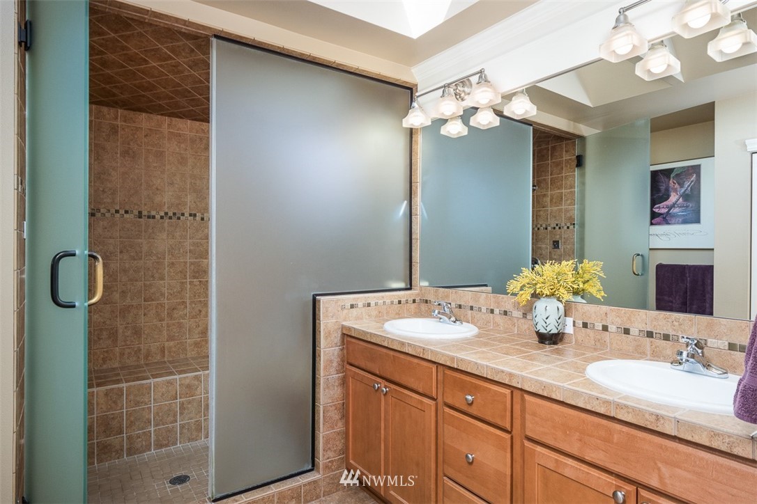 173 Elma Place Northeast Renton, WA 98059 - Photo 19 of 25 Gallery Image 19
