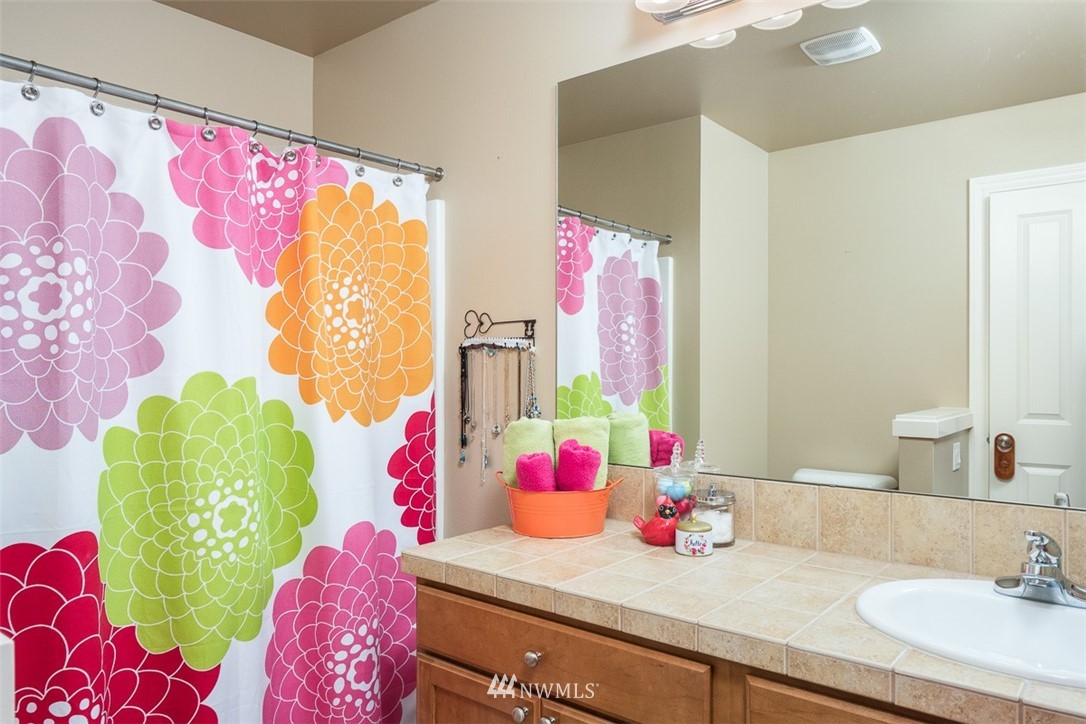 173 Elma Place Northeast Renton, WA 98059 - Photo 21 of 25 Gallery Image 21