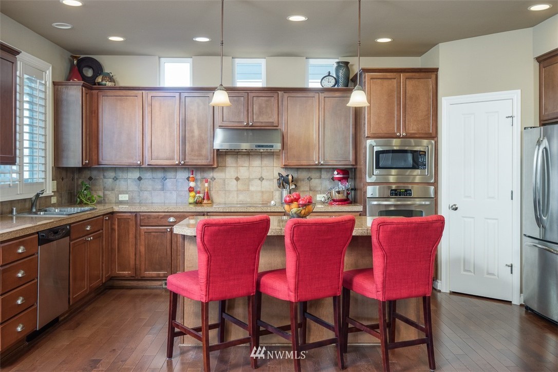 173 Elma Place Northeast Renton, WA 98059 - Photo 10 of 25 Gallery Image 10