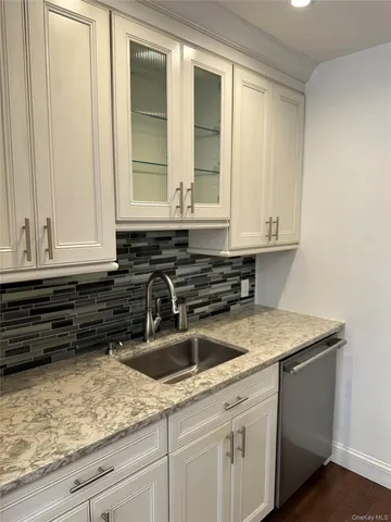 $4,950 | 280 Terry Road, Smithtown, NY 11787