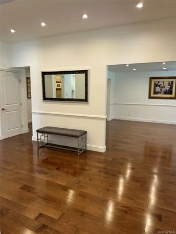 $4,950 | 280 Terry Road, Smithtown, NY 11787