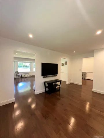 $4,950 | 280 Terry Road, Smithtown, NY 11787