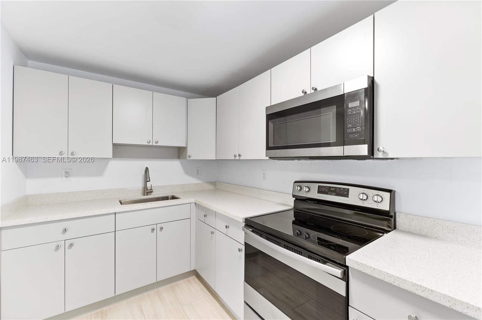 5731 Southwest 62nd Terrace Miami, FL 33143 - Photo 8 of 20
