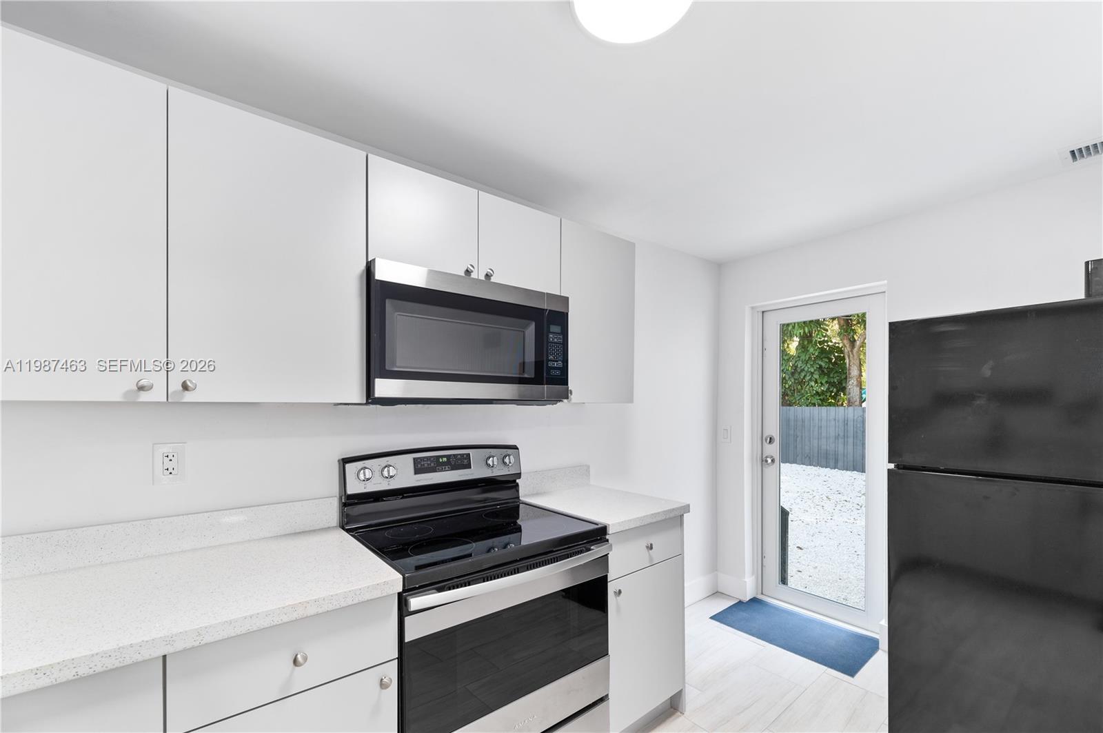 5731 Southwest 62nd Terrace Miami, FL 33143 - Photo 10 of 20
