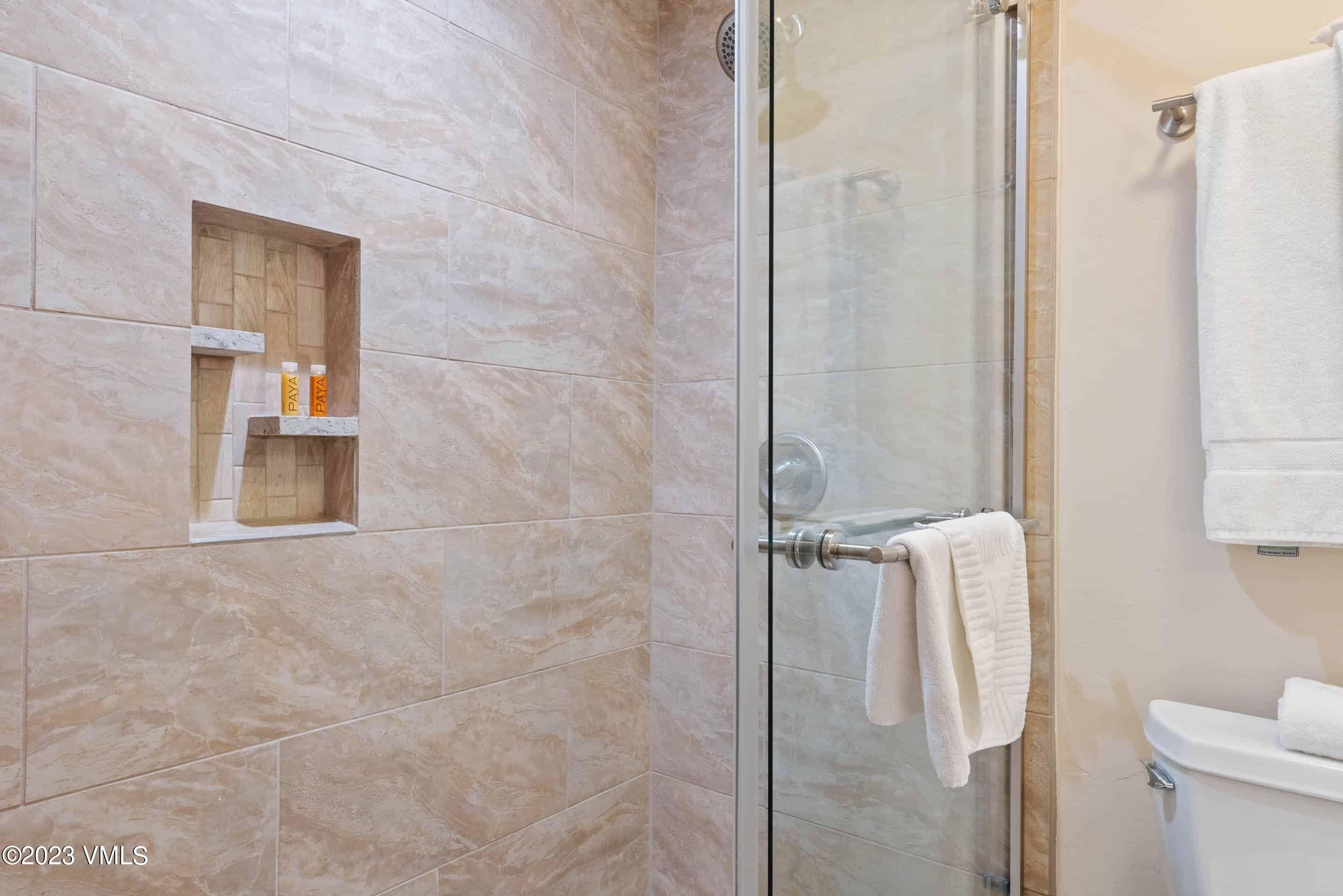 200 Vail Road, Unit 287 Vail, CO 81657 - Photo 20 of 21 a bathroom with a shower