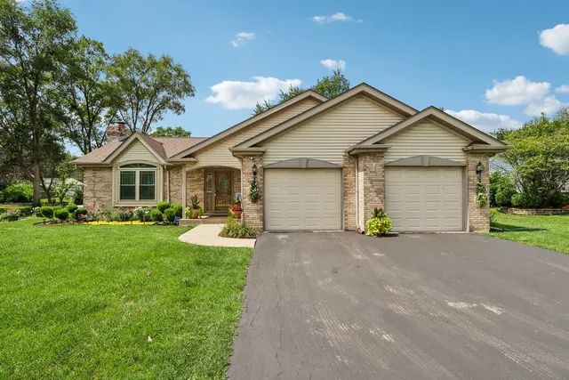 $325,000 | 22646 Lawndale Avenue, Richton Park, IL 60471